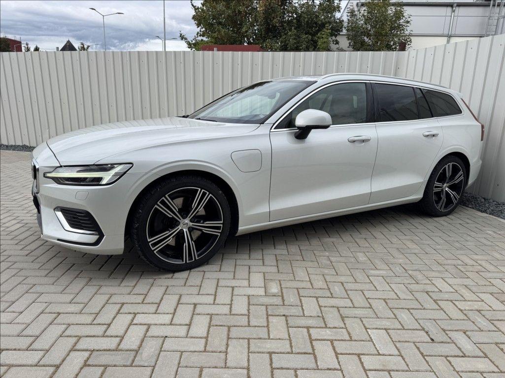 Volvo V60, 2,0 T6 AWD Inscription DPH ČR - fotka 3
