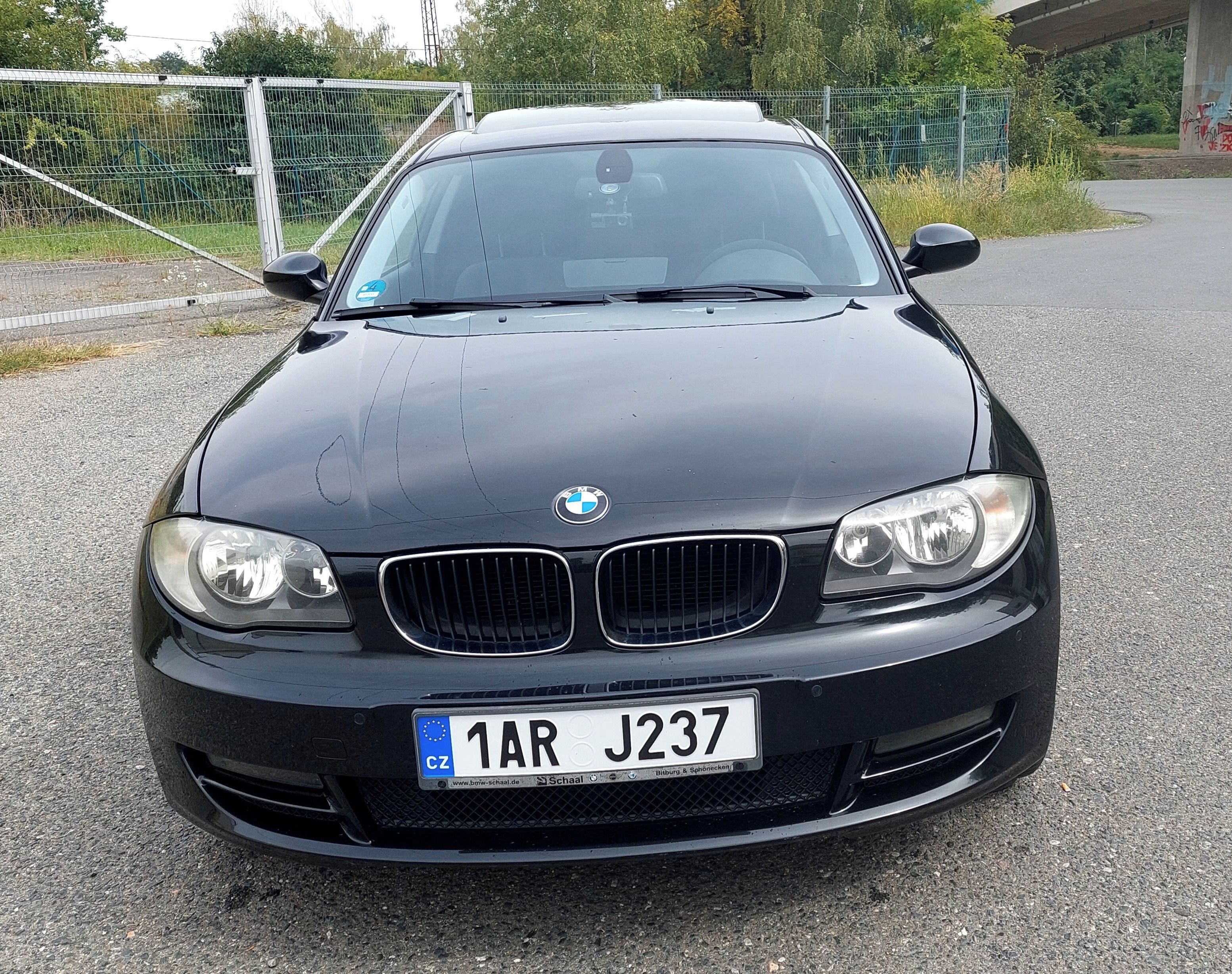BMW Řada 1, 2,0d - fotka 6