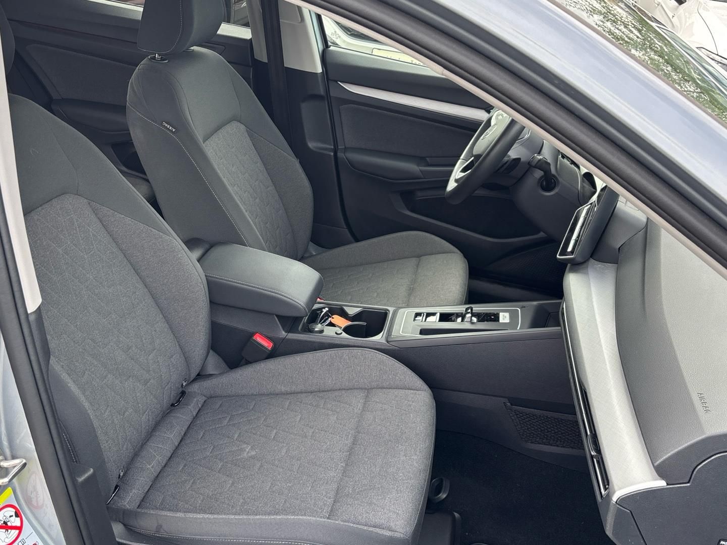 Volkswagen Golf, 1.5 eTSi / 85 kW Life DSG - fotka 6