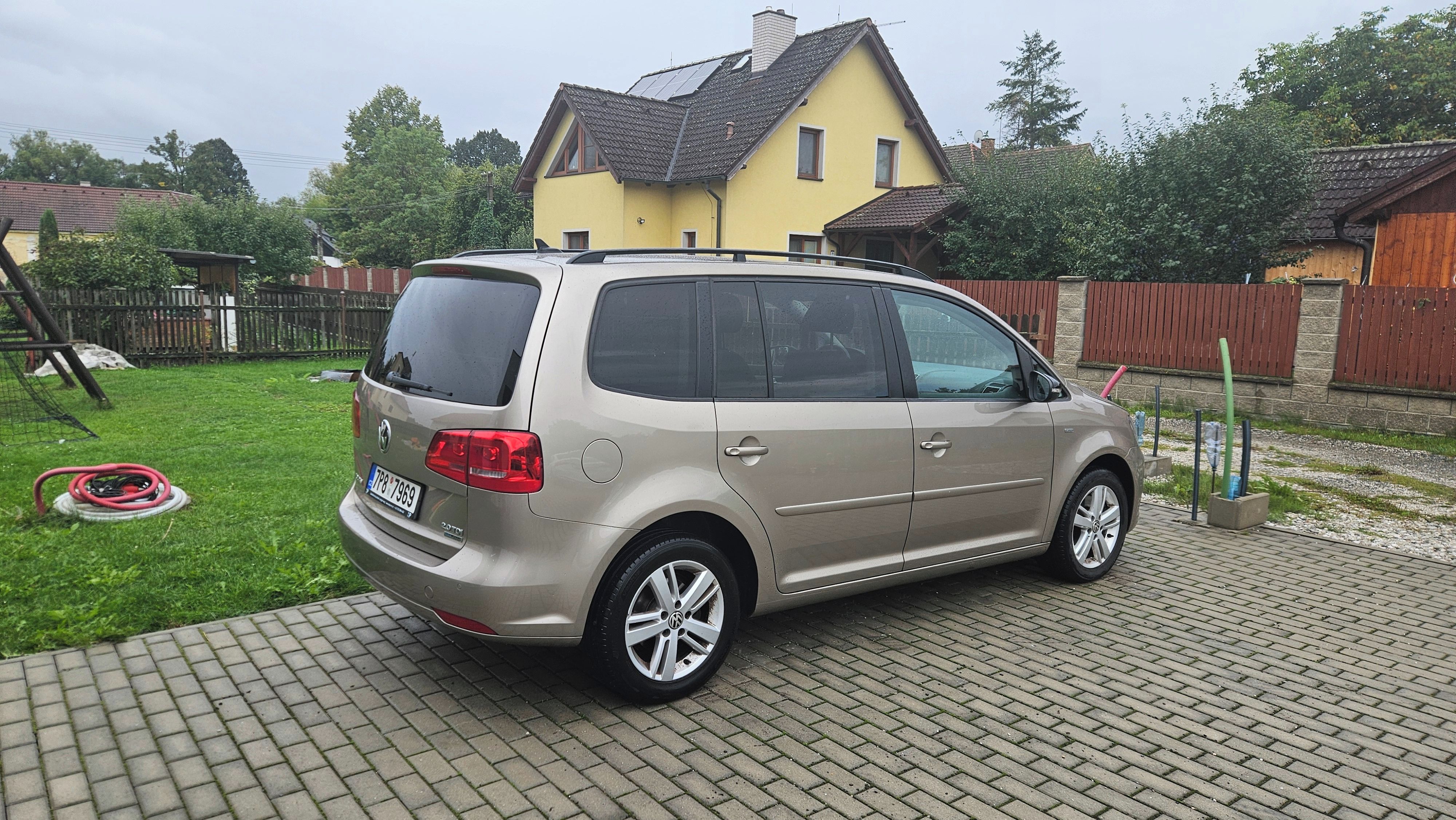 Volkswagen Touran, 2.0TDi 103kW Manuál motor CFHC - fotka 2