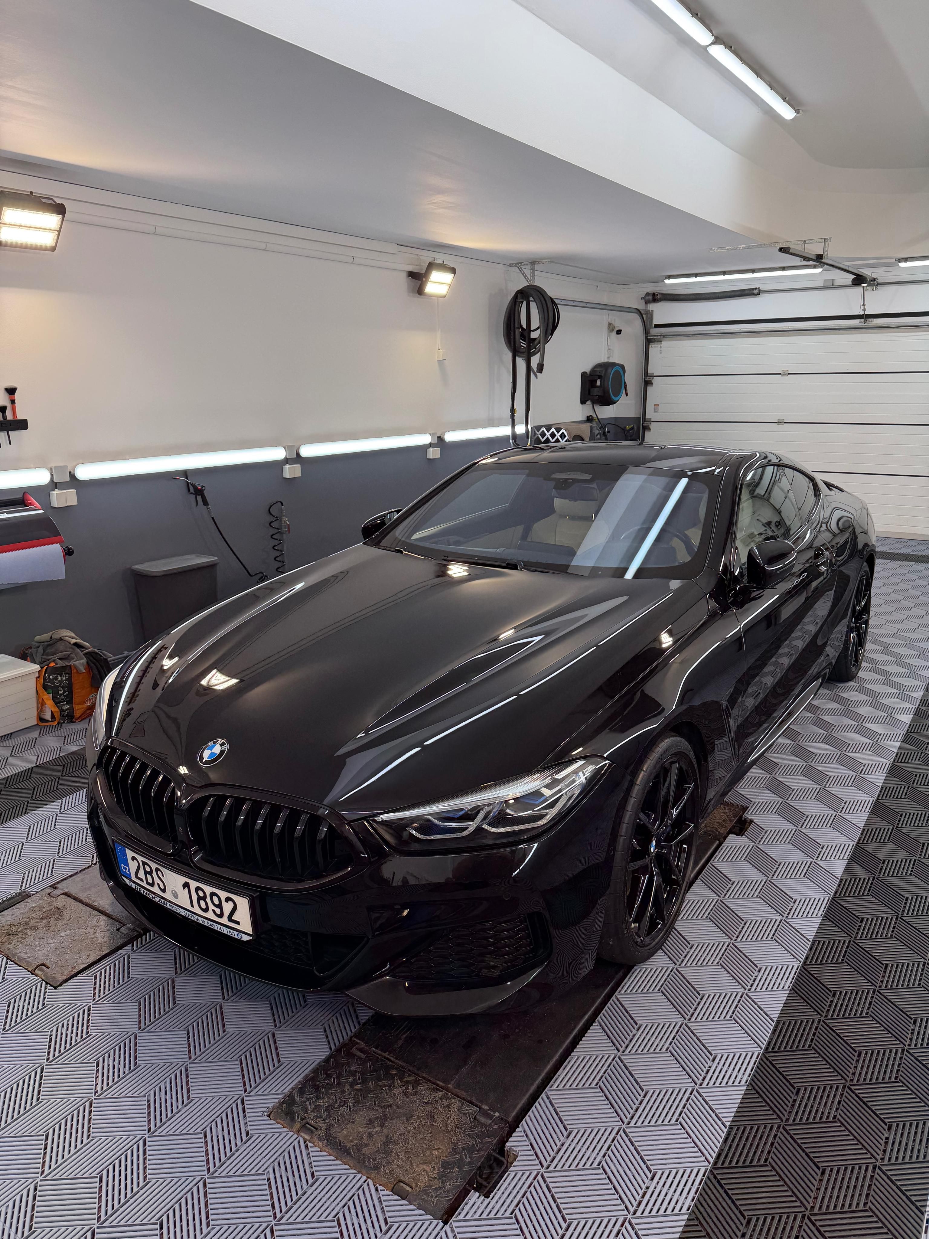 BMW Řada 8, BMW 840D XDRIVE