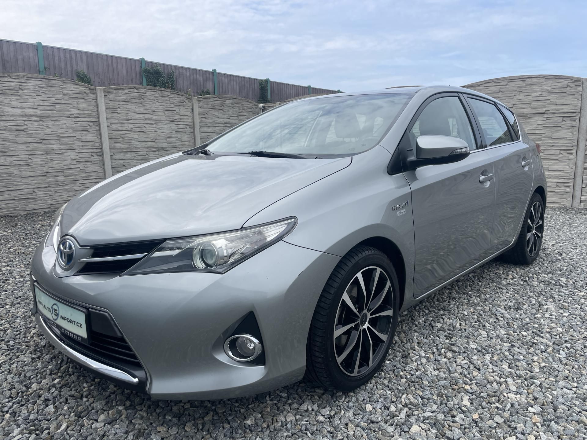 Toyota Auris, 1.8i 16v HYBRID AUT SERVIS TOP - fotka 5