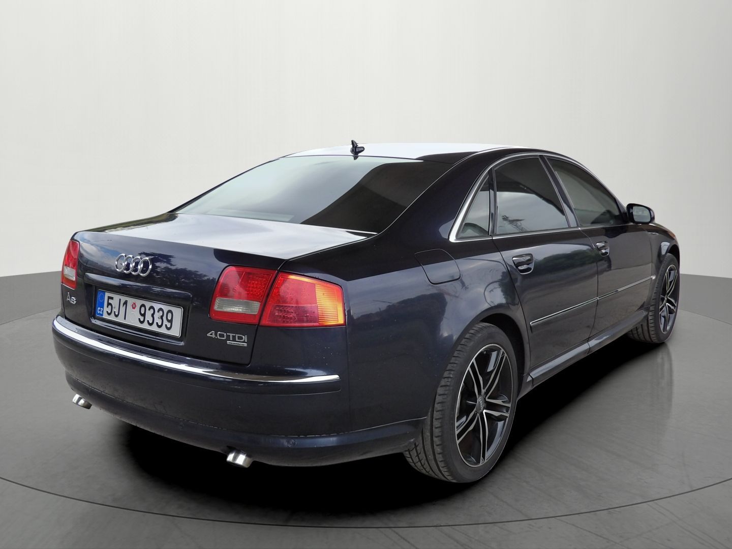 Audi A8, 4.0TDI V8 Exclusive ČR - fotka 4
