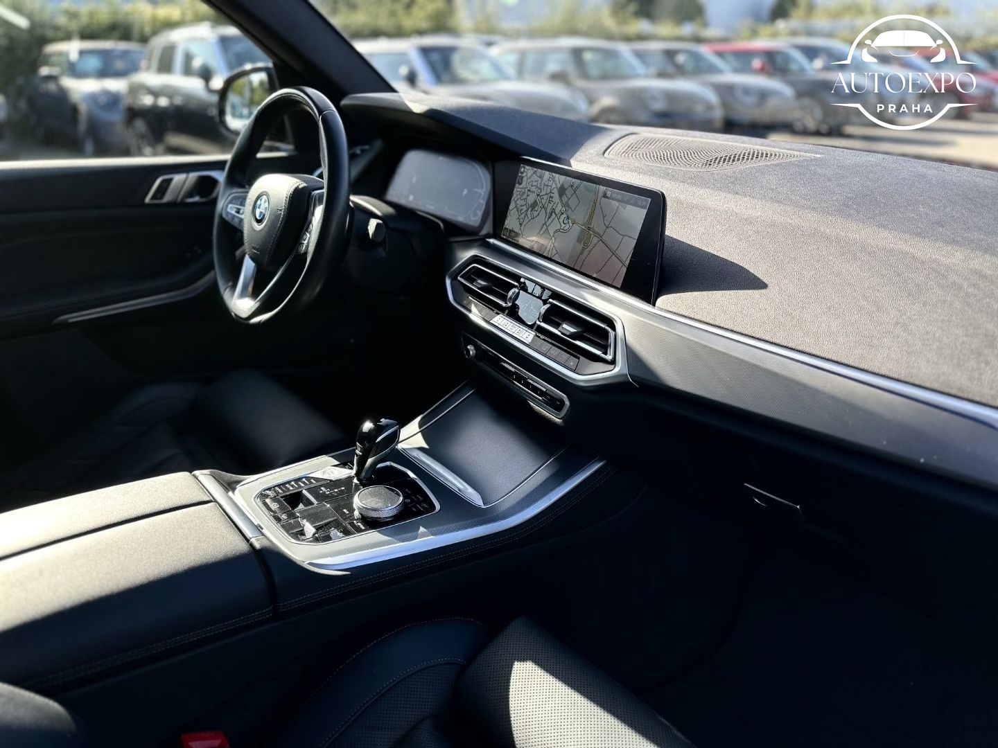 BMW X5, xDrive 45e HiFi DAB WLAN Pano - fotka 4