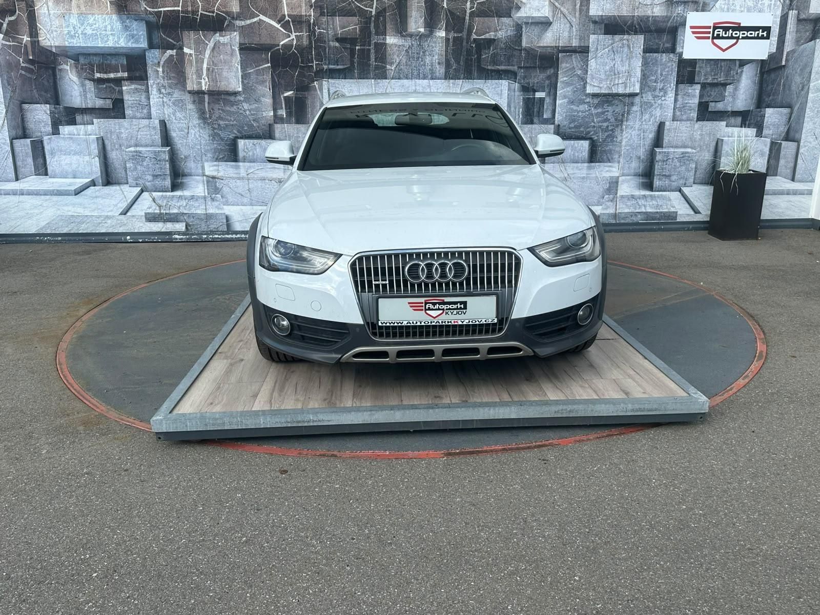 Audi A4 allroad, 2.0TDi, 105KW, 4x4, B&O - fotka 2