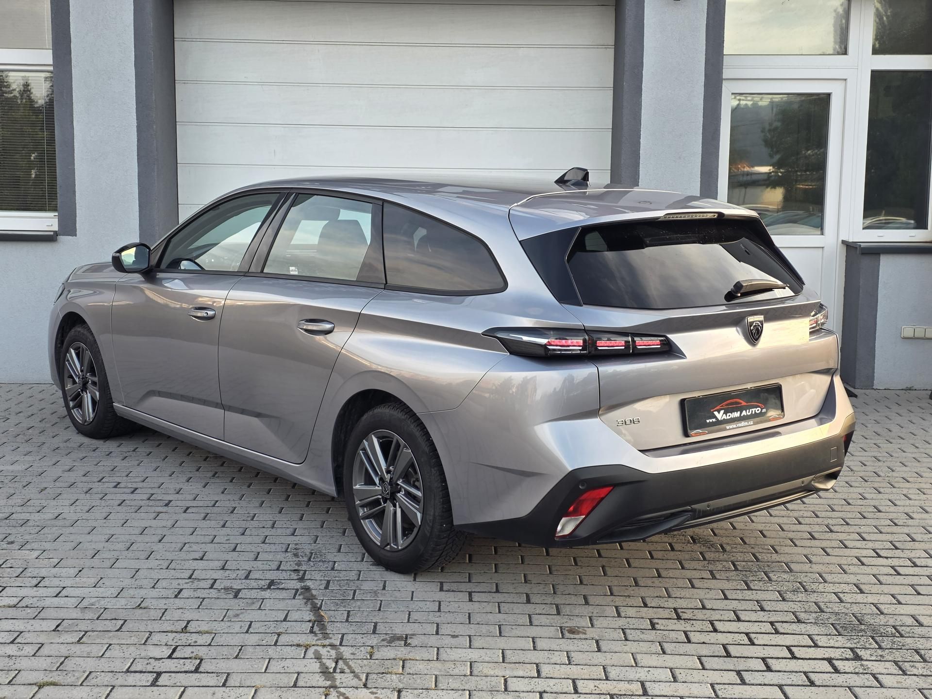 Peugeot 308, 1.2PT 96kW ACTIVE 1.MAJITEL ČR - fotka 4