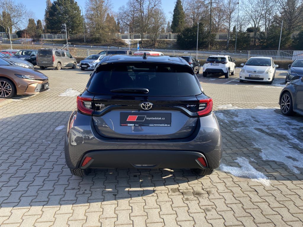 Toyota Yaris, 1.5 Hybrid 116 CVT Style - fotka 4