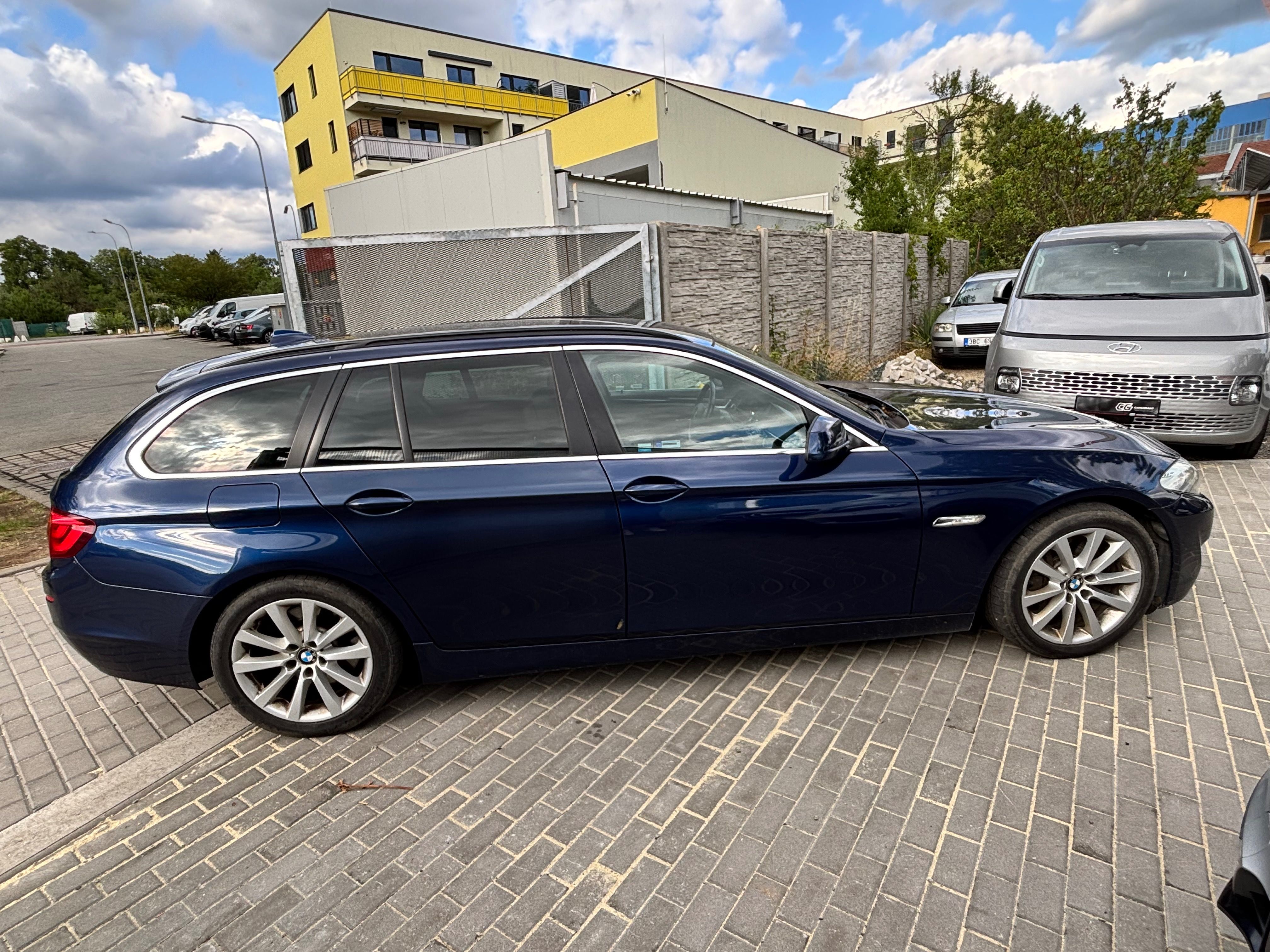 BMW Řada 5, 535D,X-DRIVE,NAVI,POLOKUZE,LED - fotka 6