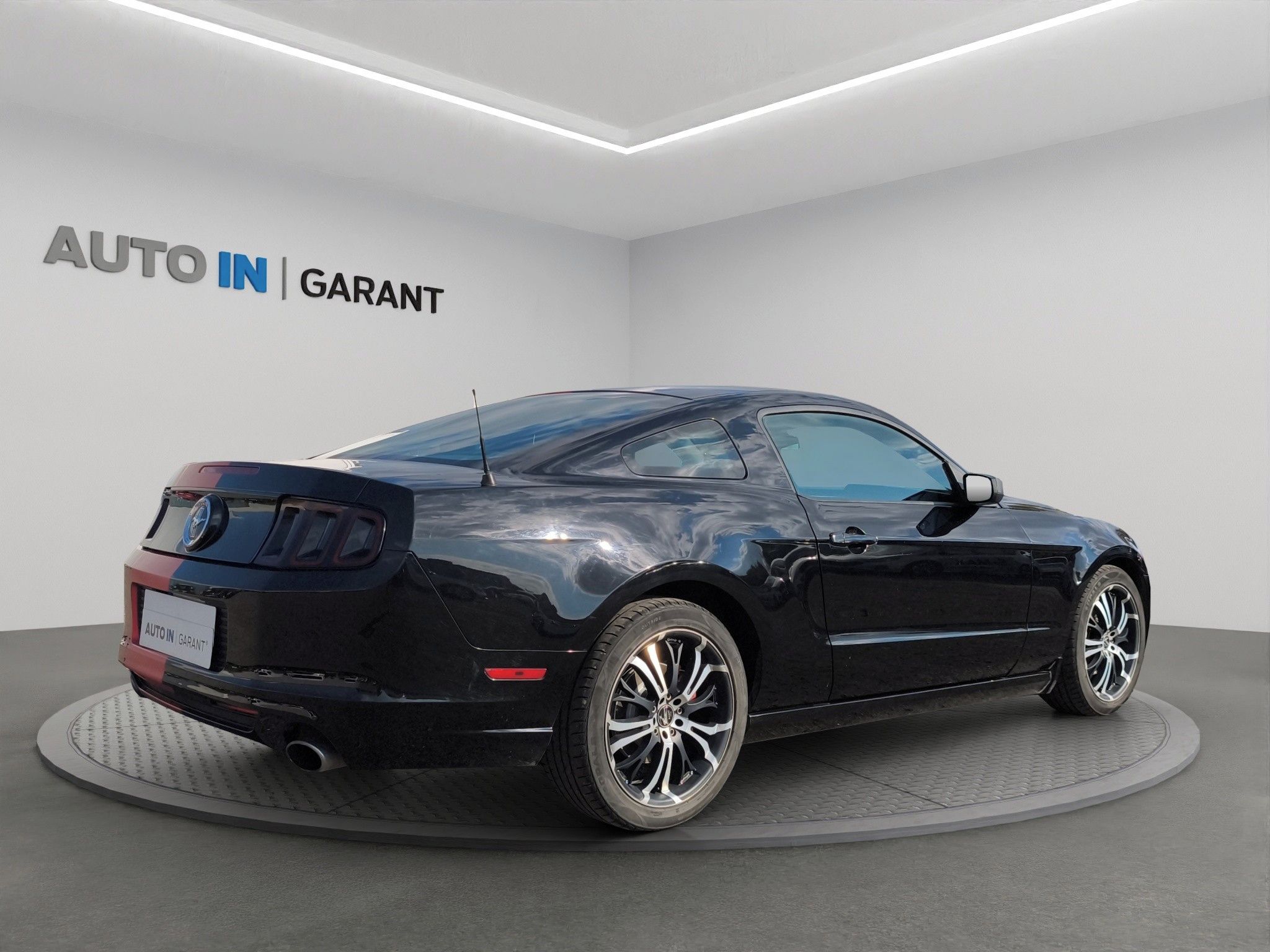 Ford Mustang, V6 3.7 227kW A/T - fotka 5