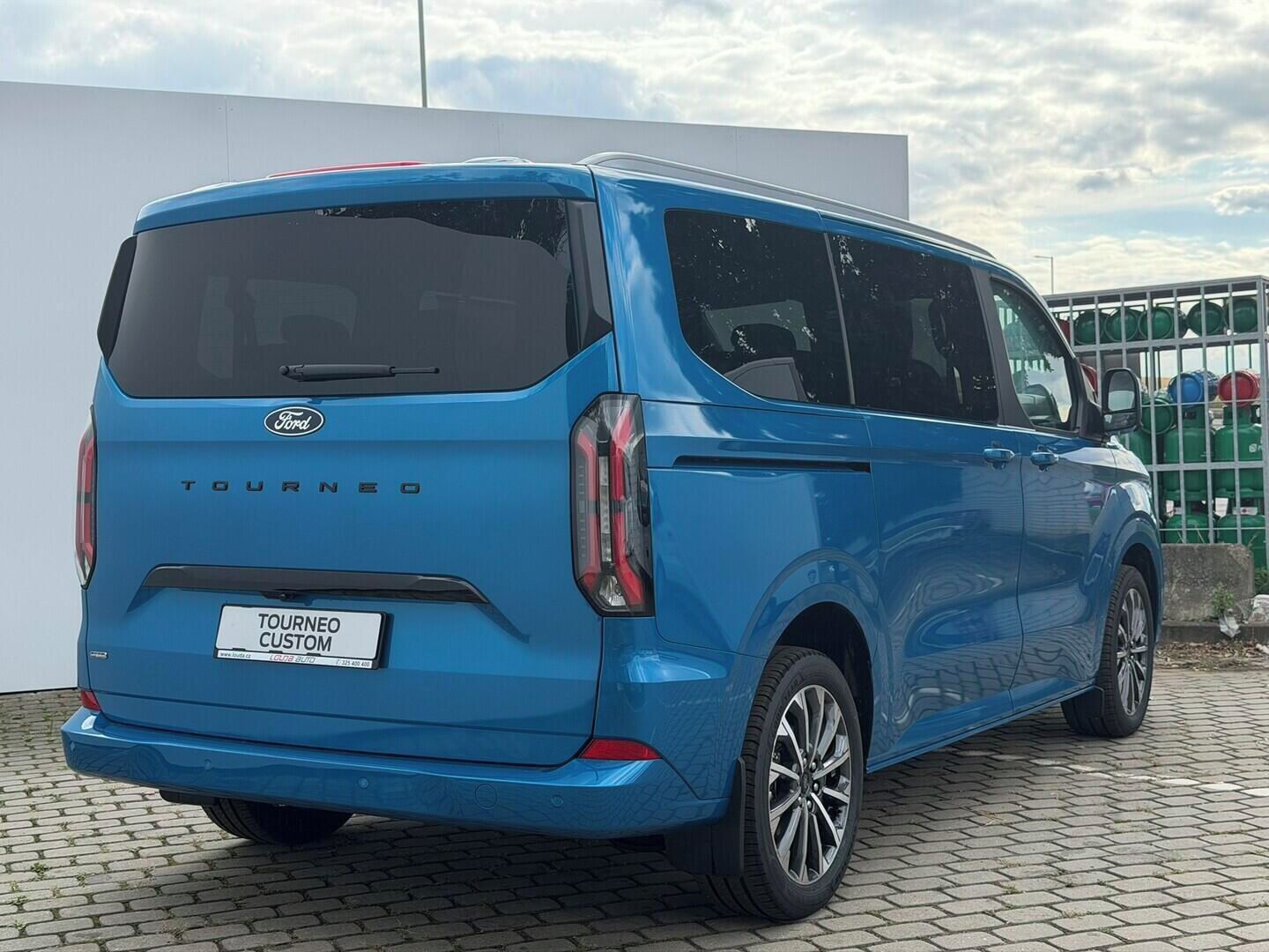 Ford Tourneo Custom, 2,5 Duratec Hybrid (PHEV) 171 - fotka 5