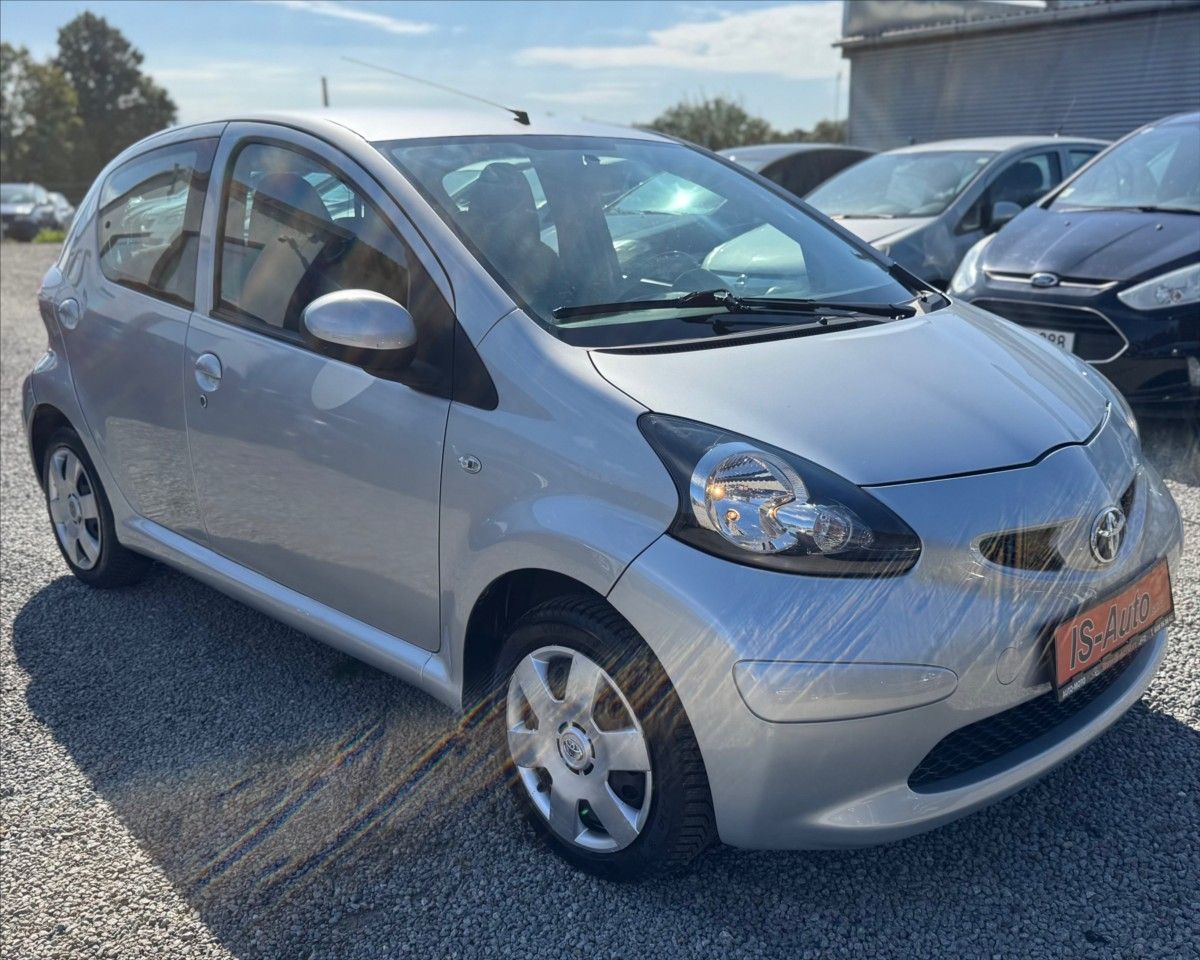 Toyota Aygo, 1,0 44300 KM - fotka 3