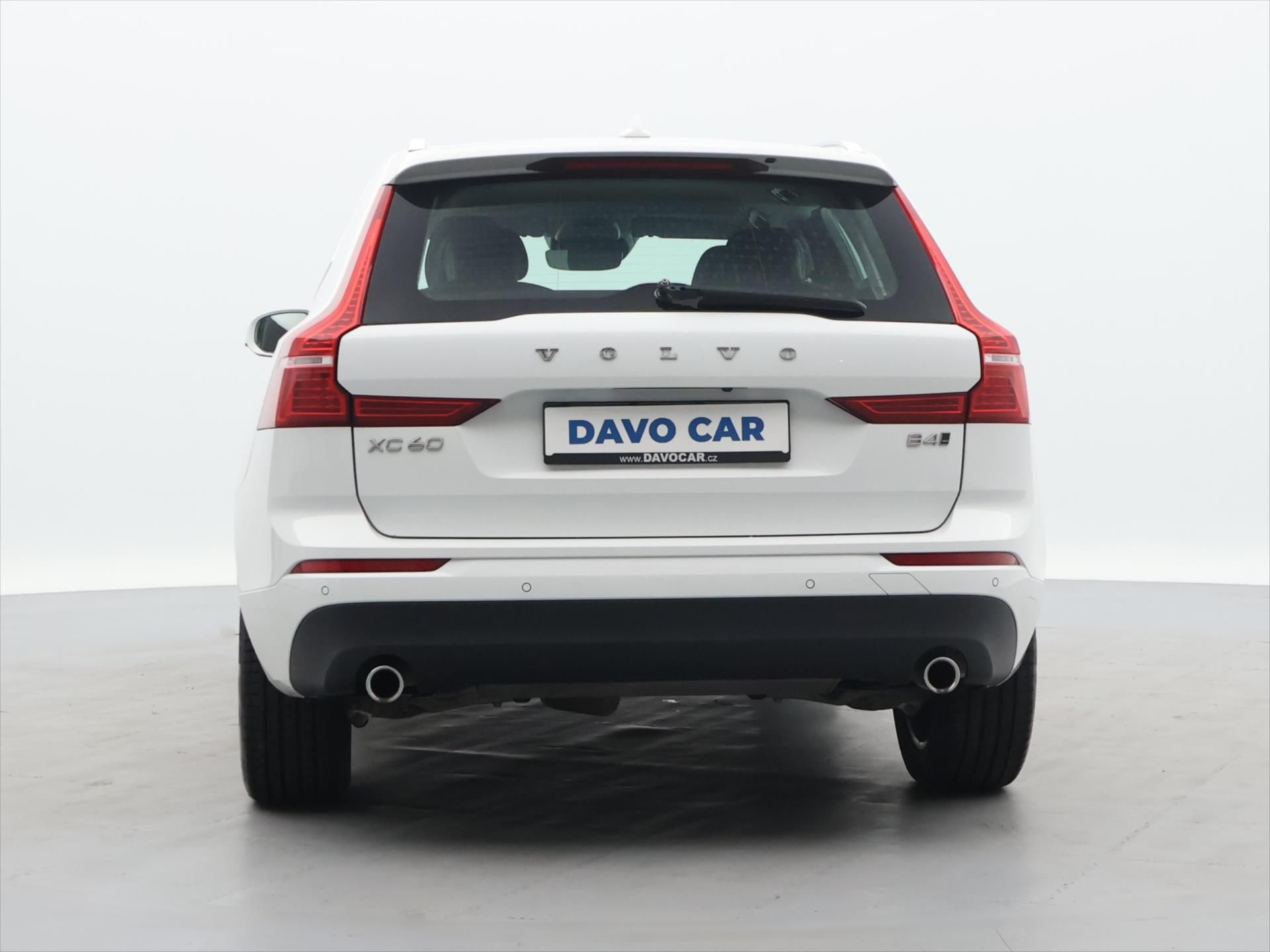 Volvo XC60, 2,0 B4 Drive-E MomentumPro AWD - fotka 6