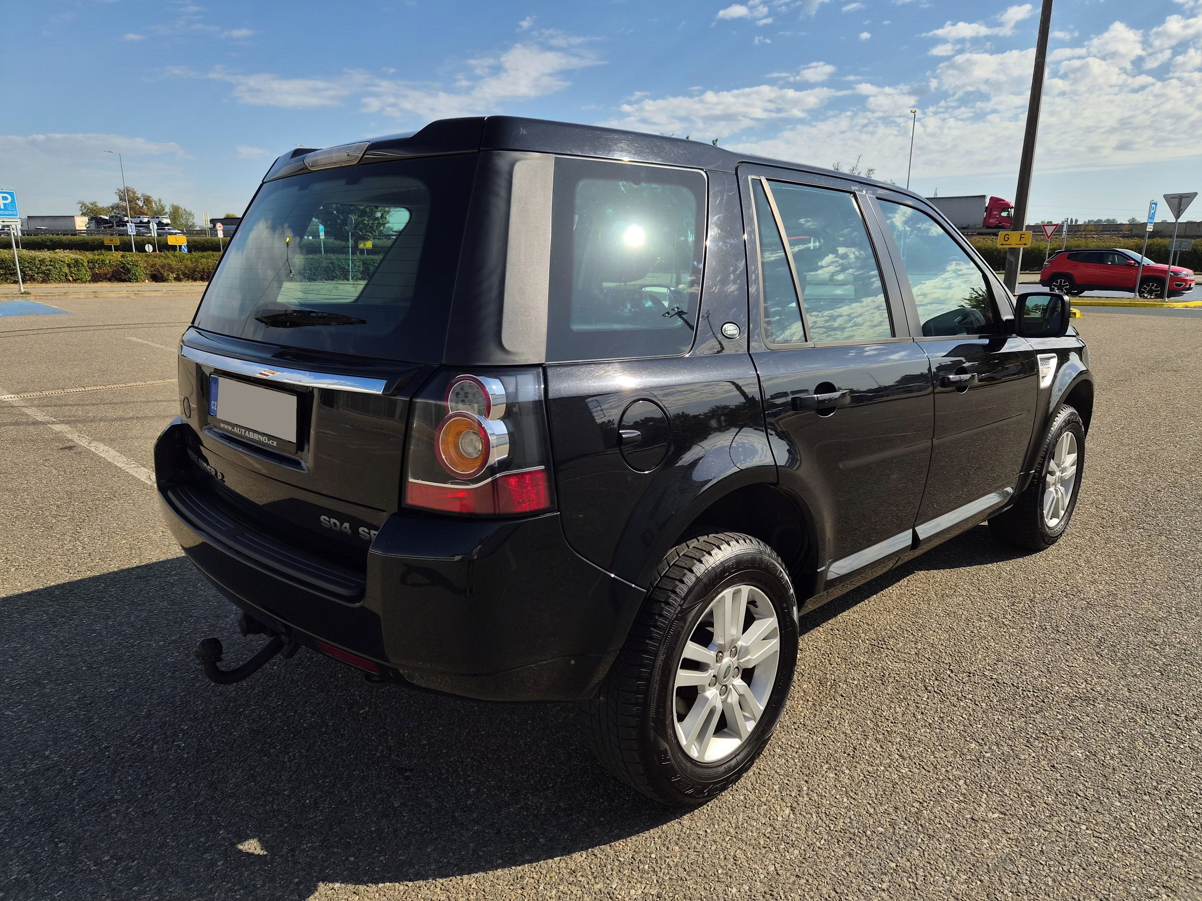 Land Rover Freelander, 2.0TD4 SE 140KW 4x4 NAVI TAŽNÉ - fotka 5