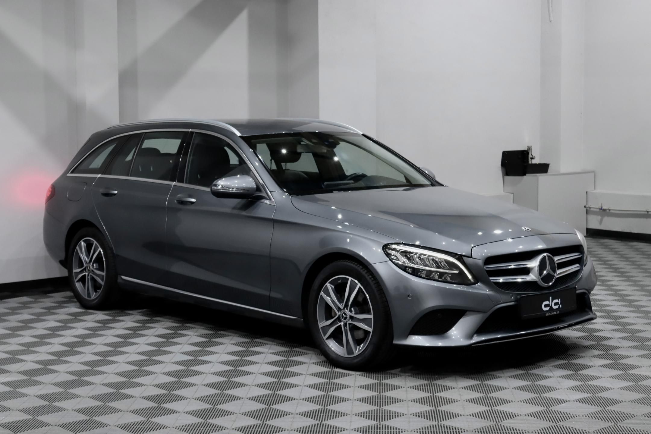 Mercedes-Benz Třídy C, 180 T 115 kW 9G-Tronic - fotka 2