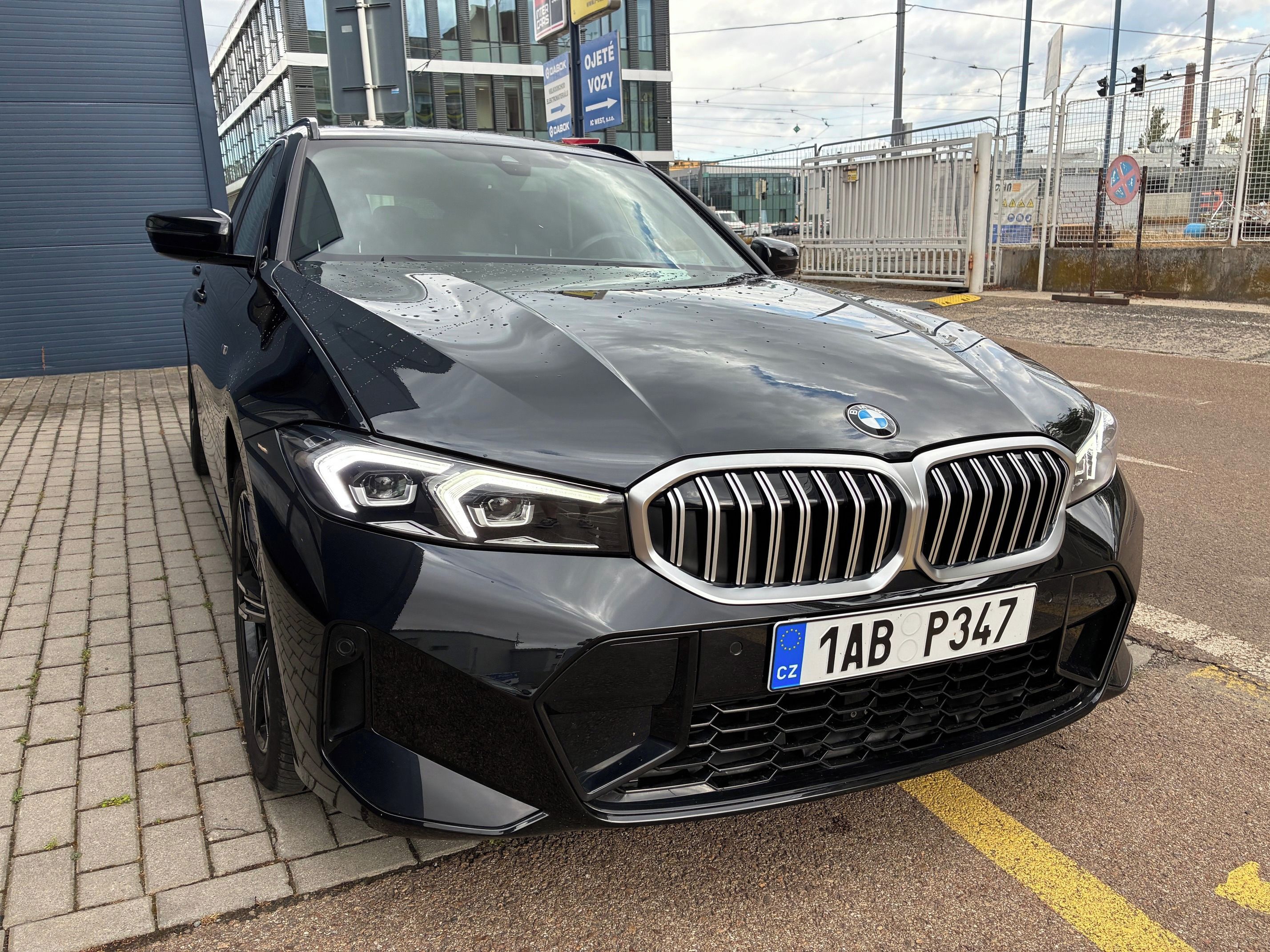 BMW Řada 3, 320i M paket TouringTOP stav - fotka 4
