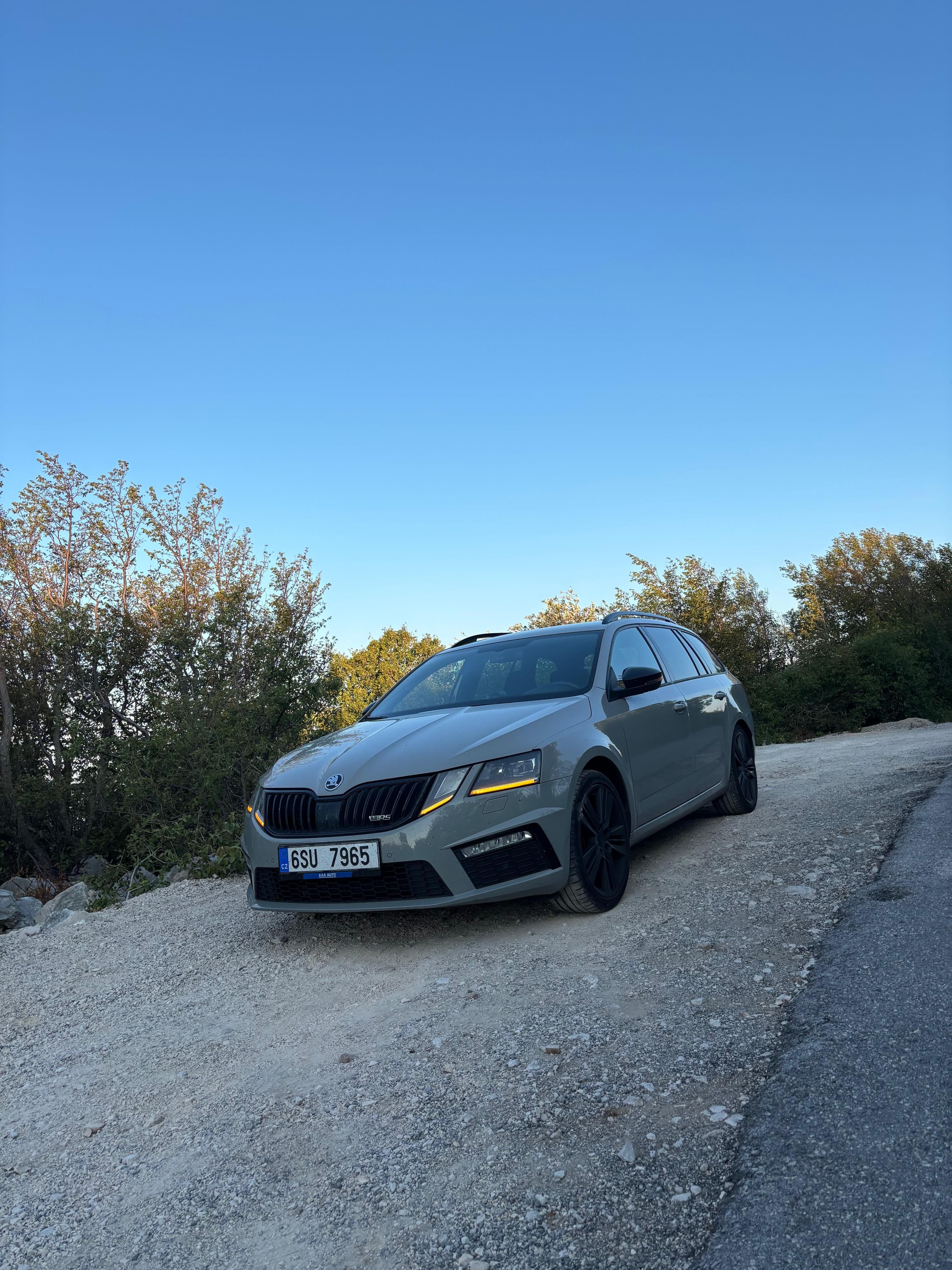 Škoda Octavia, 2.0 TDI - fotka 2