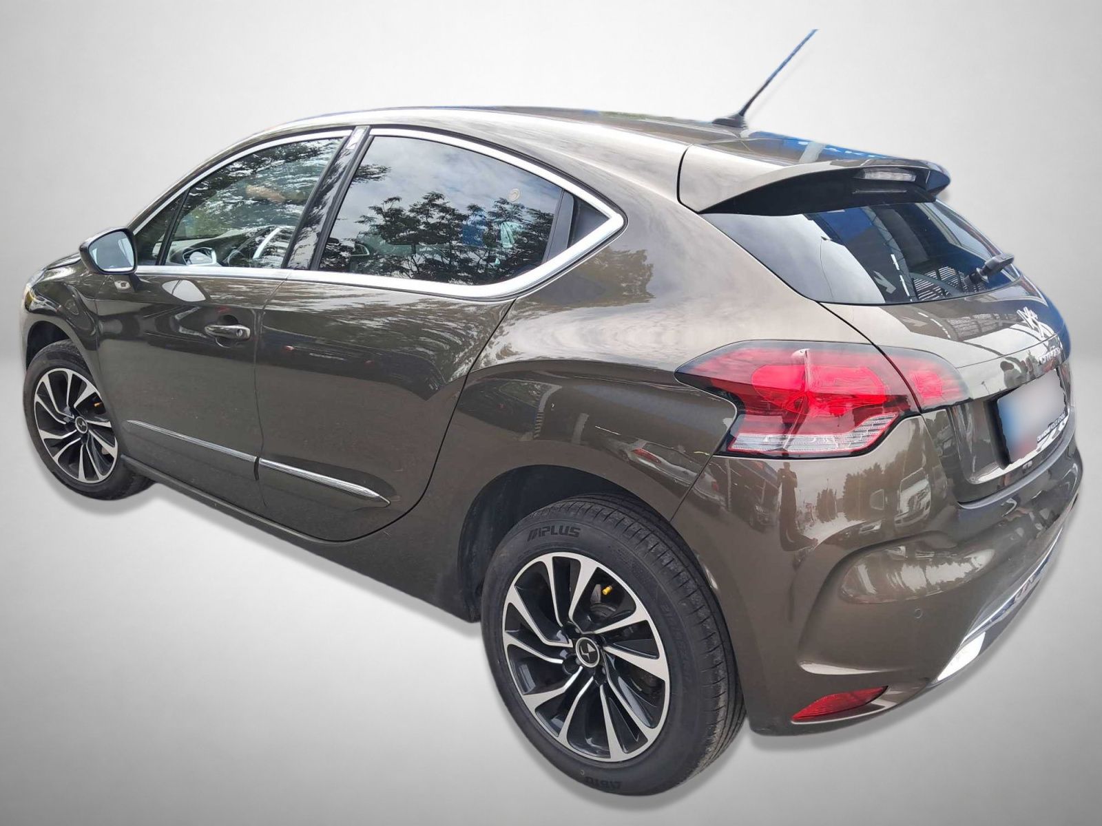 DS 4, 1.6 HDi, Navi, Kožené sedačky - fotka 2