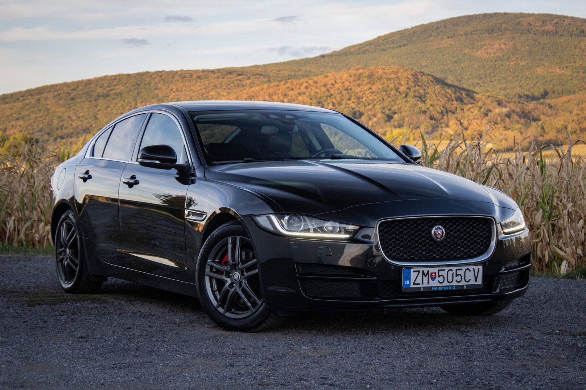 Jaguar XE - fotka 3