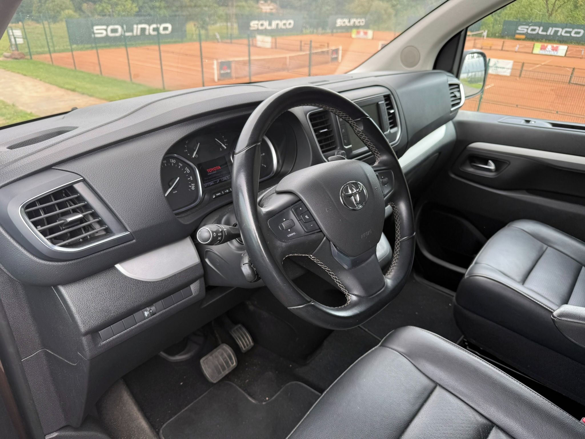 Toyota Proace Verso, 2.0 D-4D 130 kW 8AT VIP 7 míst - fotka 3