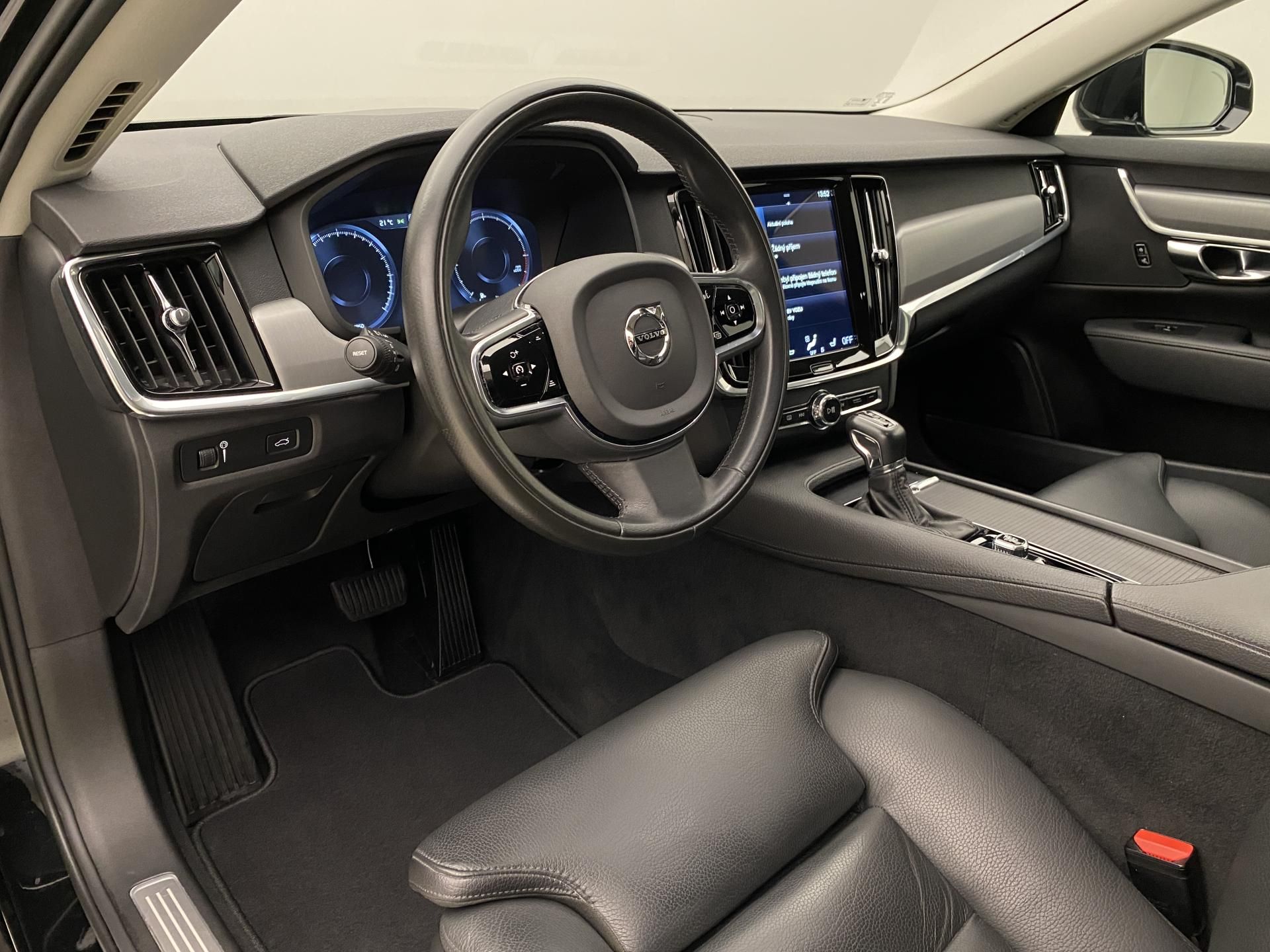 Volvo S90, D4 MOMENTUM AUT - fotka 4