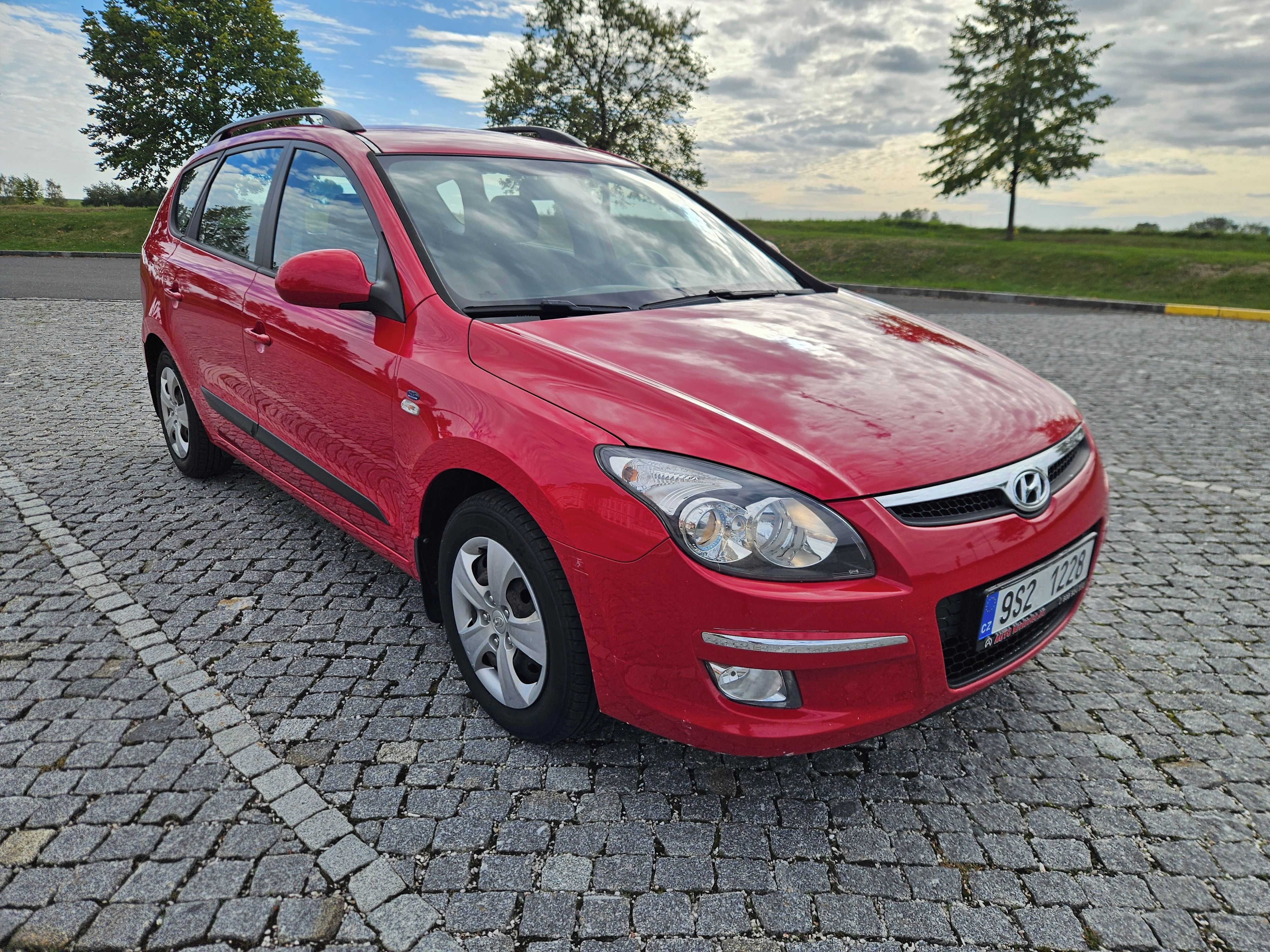 Hyundai i30, 1.4 80KW, KLIMA, SPLÁTKY - fotka 4