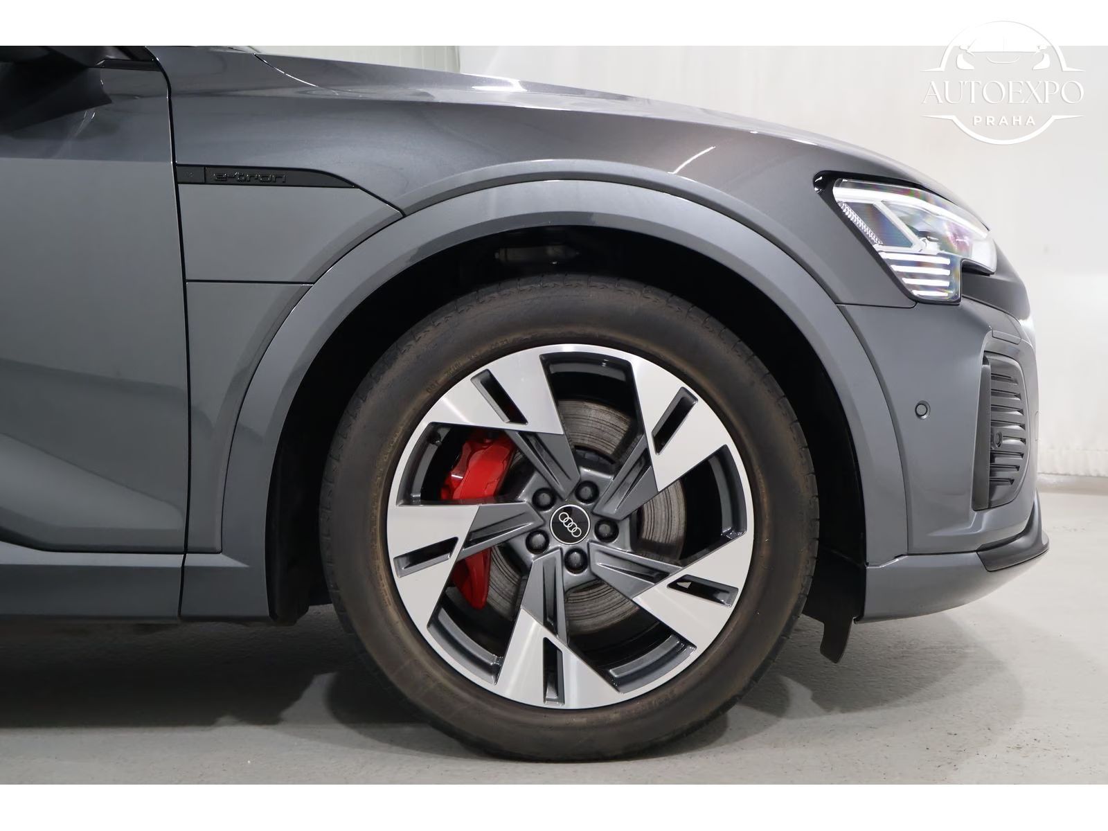 Audi Q8 e-tron, 55 quattro S line*Matrix - fotka 5