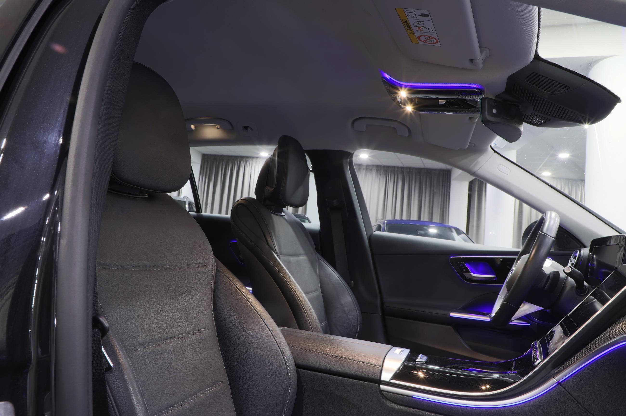 Mercedes-Benz Třídy C, C300E Avantgarde, servisováno - fotka 5