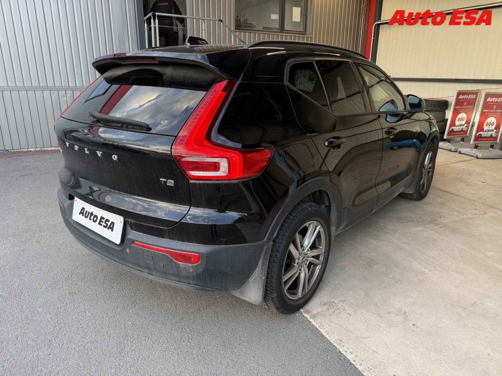 Volvo XC40, 1.5 T2 - fotka 2