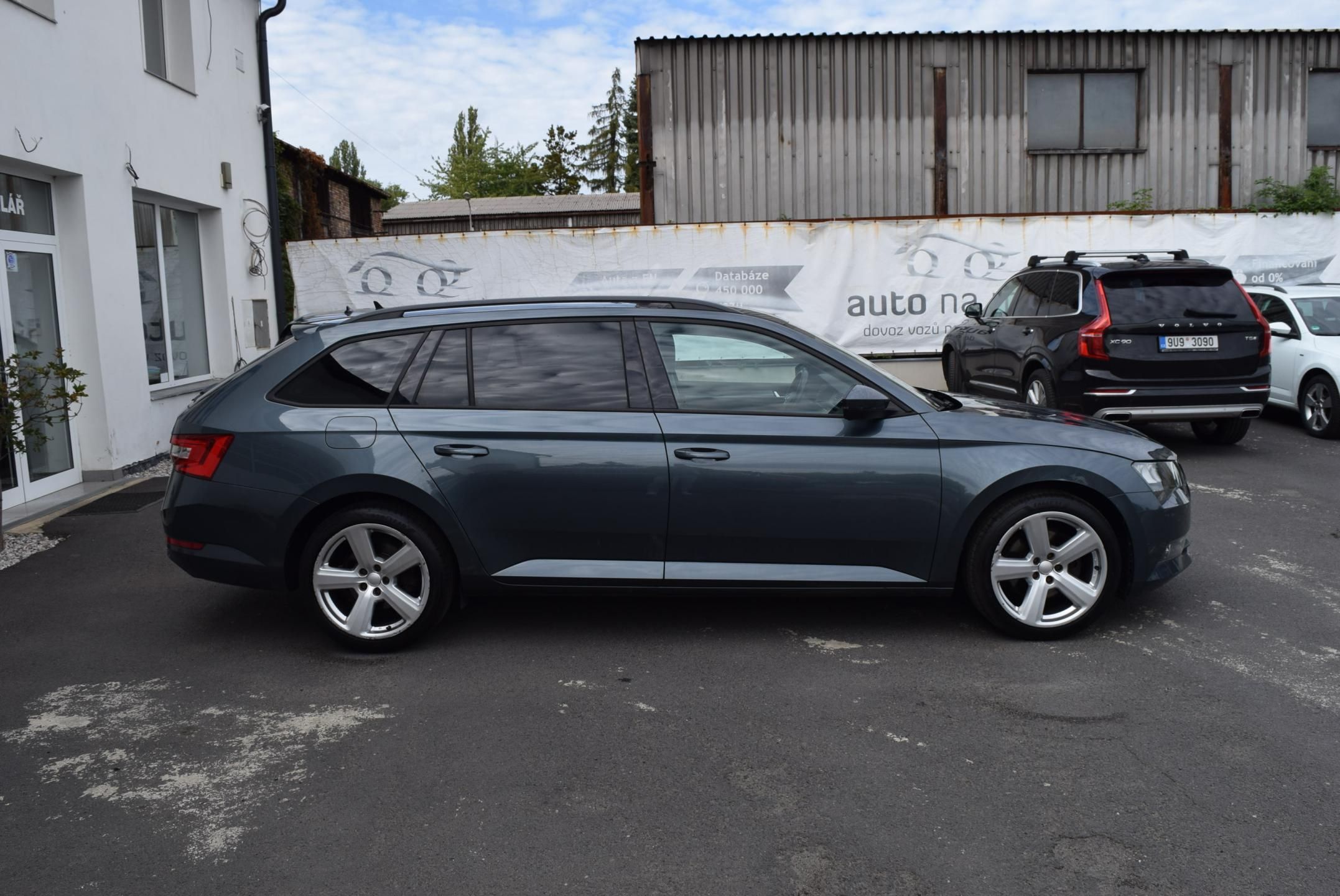 Škoda Superb, 1.4TSI 110kw AMBITION TAŽ APP - fotka 6