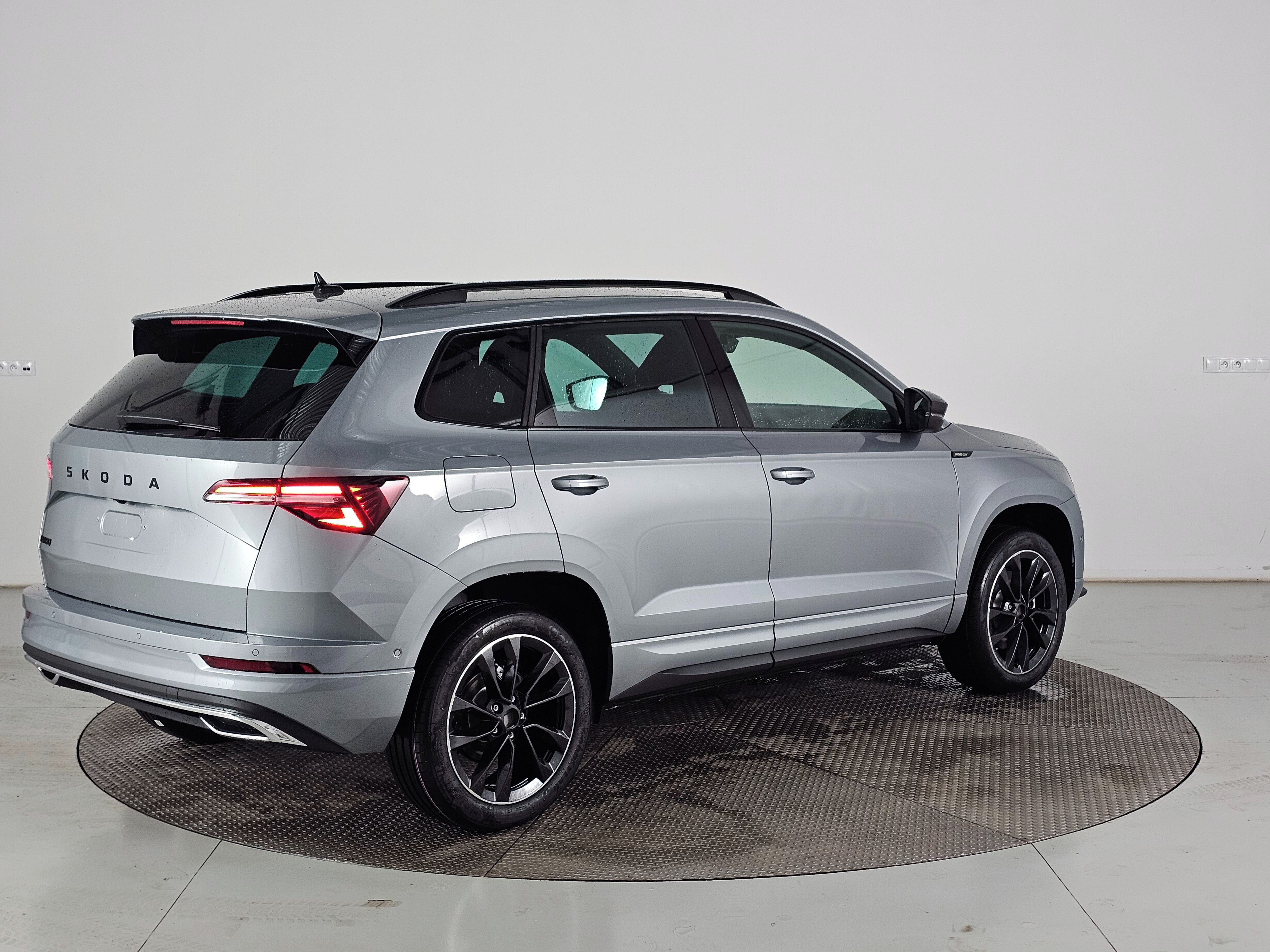 Škoda Karoq, Sportline 1.5TSI 110kW aut. - fotka 5
