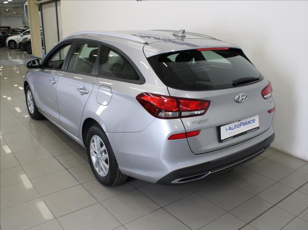 Hyundai i30, 1,0 T-GDi 88kW 28tkm.Záruka ČR - fotka 3
