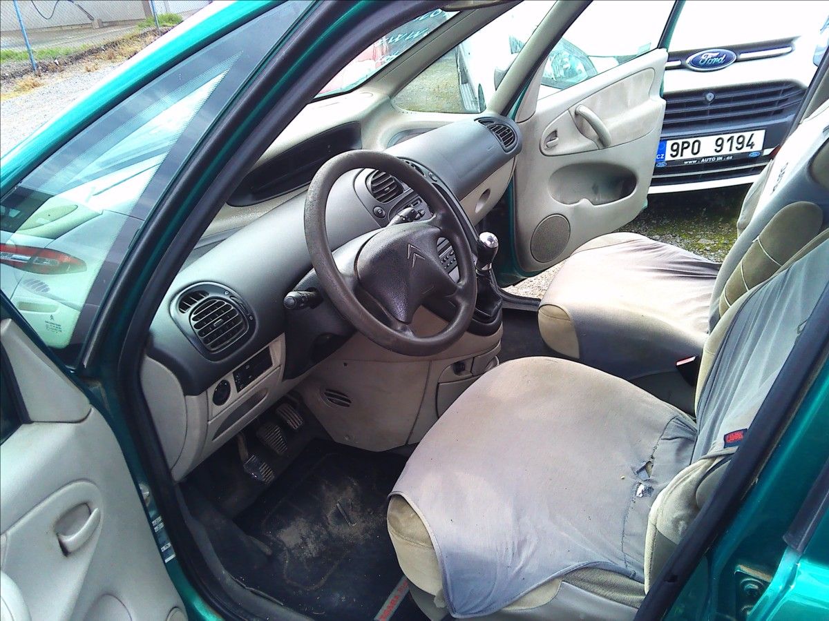 Citroën Xsara Picasso, 1,6   HDI - fotka 6