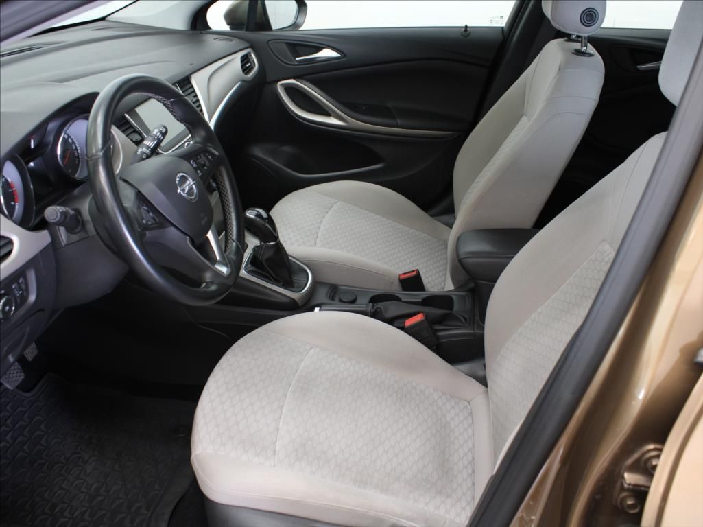 Opel Astra, 1,4 i 74kW 1.maj.ČR 68tkm! - fotka 6