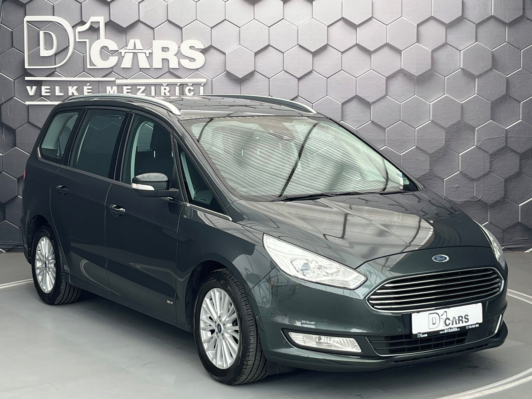 Ford Galaxy, 2,0 140kW Titanium AWD 7míst - fotka 5