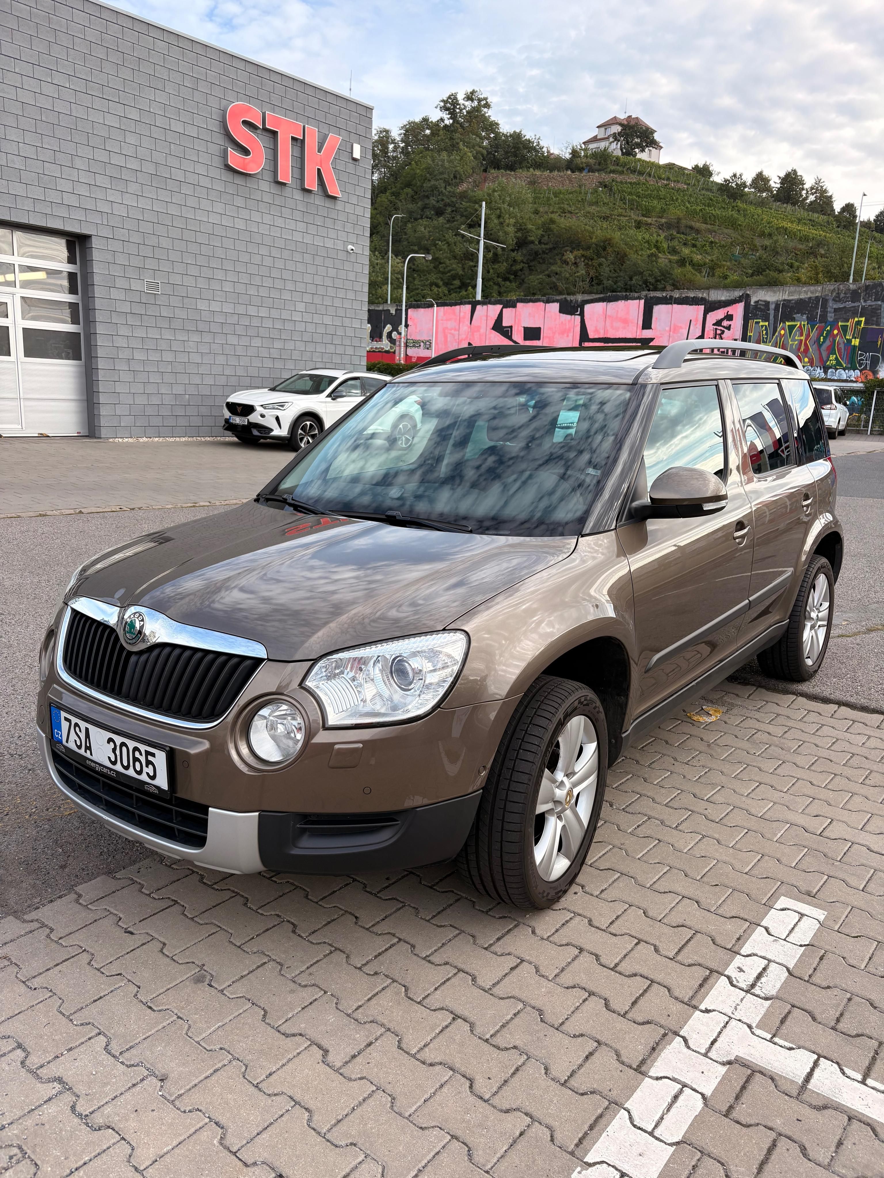 Škoda Yeti, Panorama, tažné, xenony, TOP!