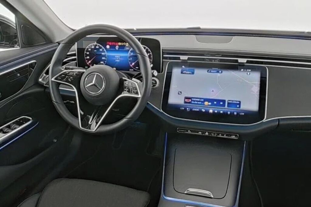 Mercedes-Benz Třídy E, 200 AVANTGARDE DISTRONIC - fotka 5