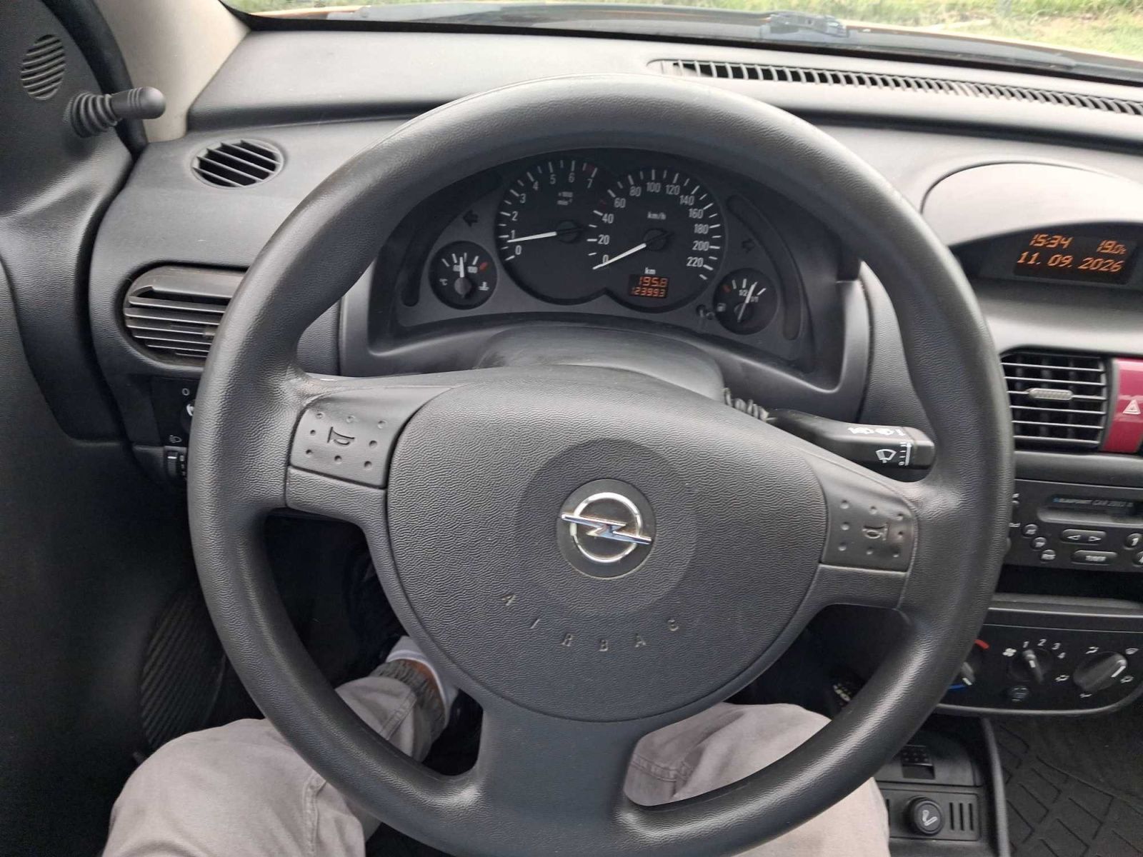 Opel Corsa, 1.0, po STK, oblíbený vůz - fotka 3