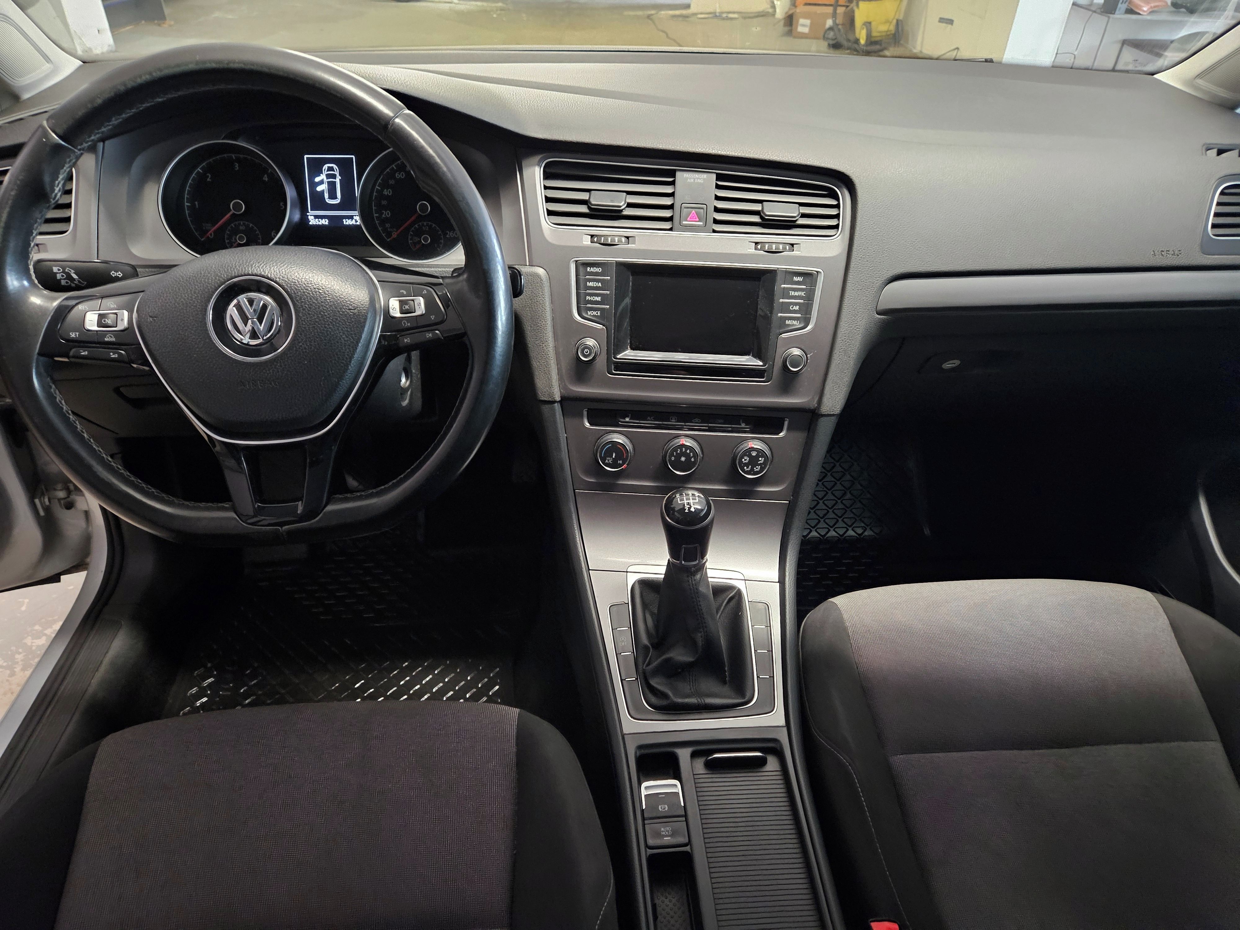 Volkswagen Golf, 1.6 TDI, tažné zařízení - fotka 4