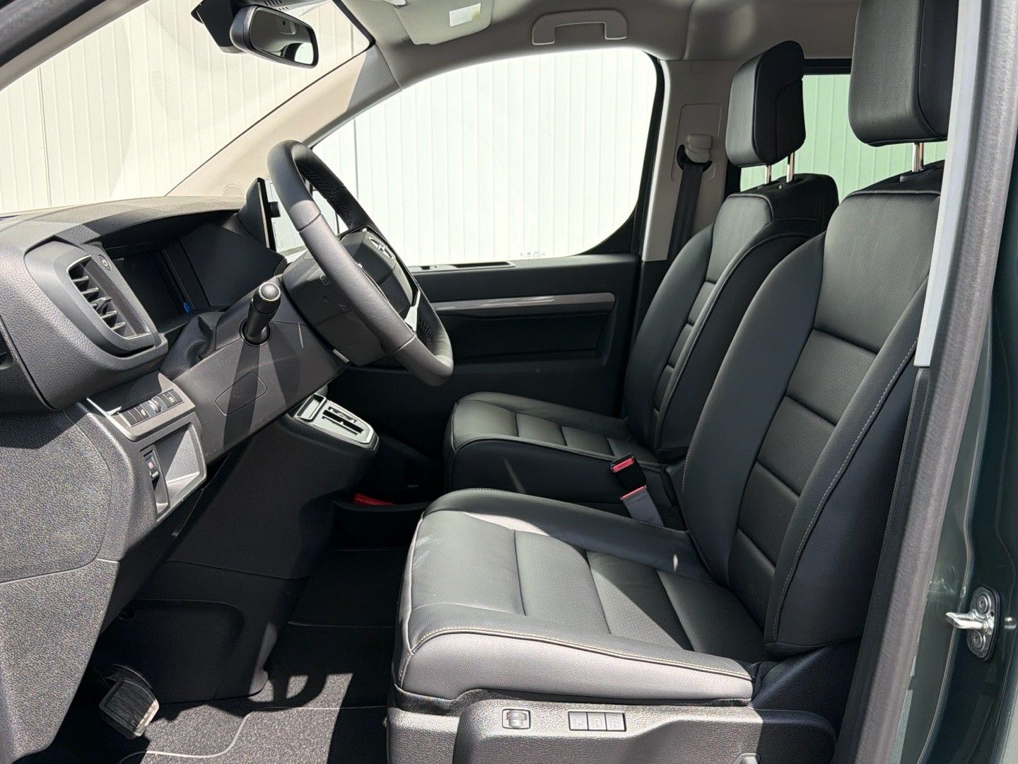 Opel Zafira, 2.2CDTi 180k 132kW L1 Elegance - fotka 5