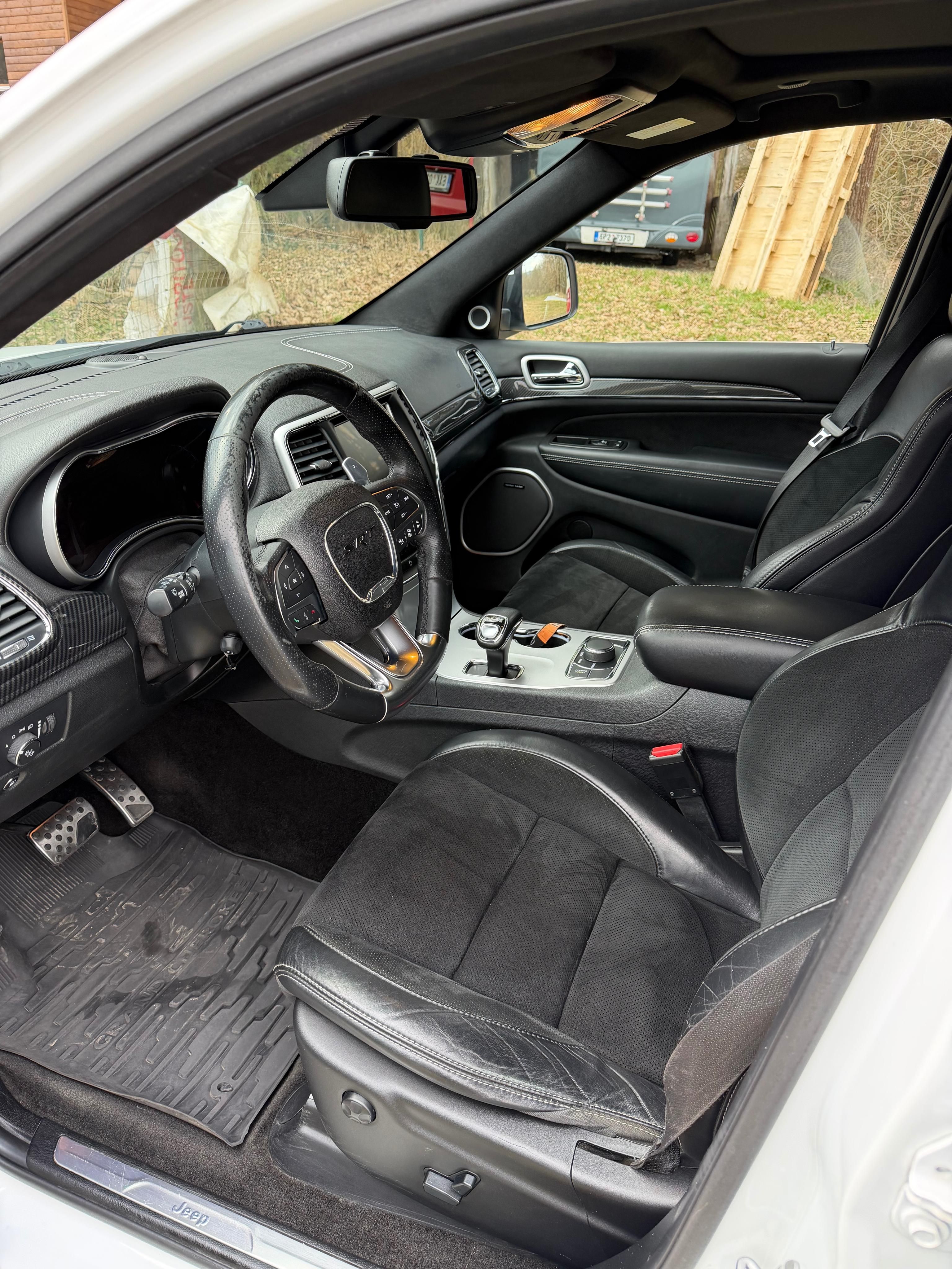 Jeep Grand Cherokee, SRT Hemi - fotka 5