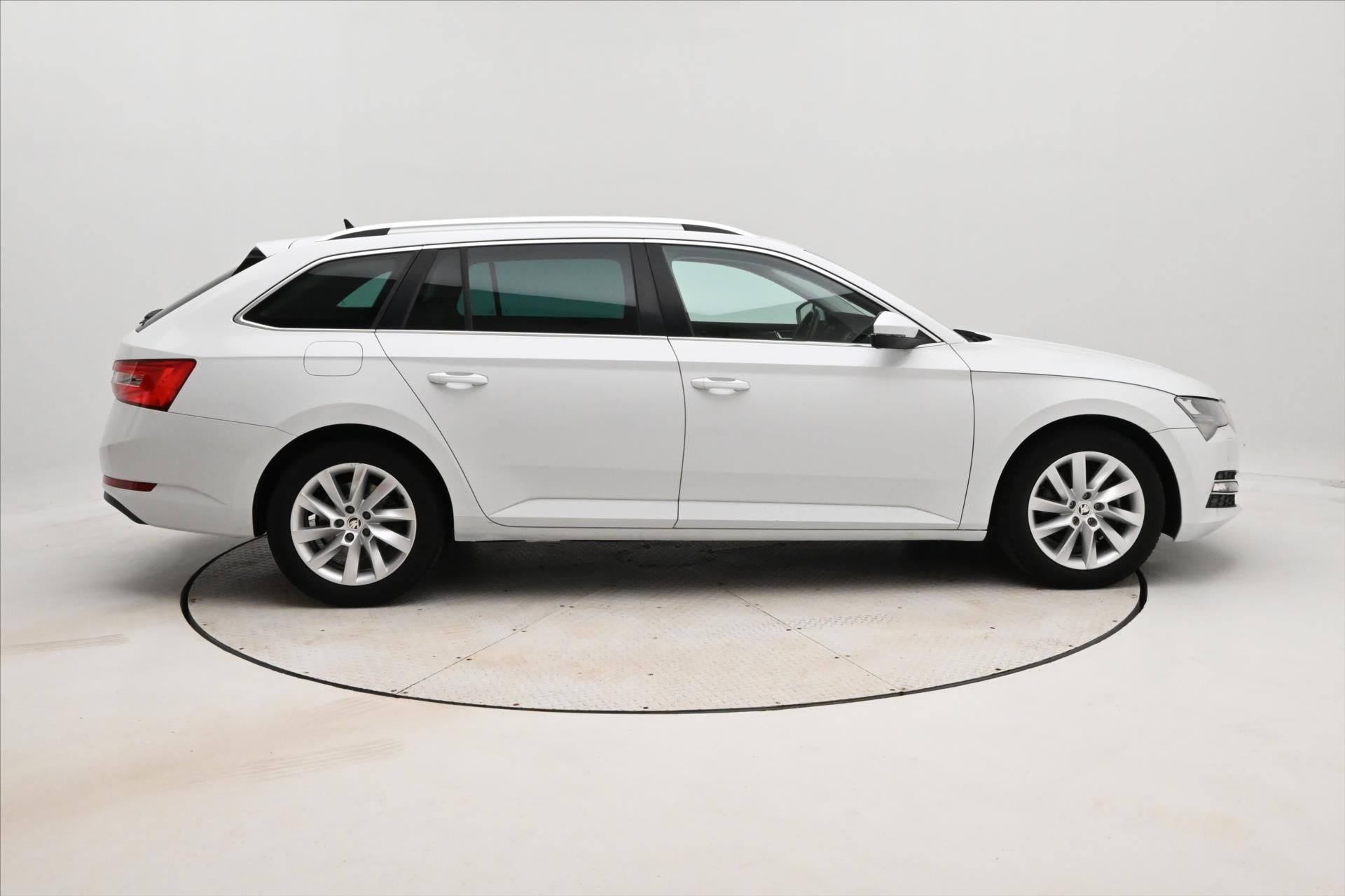 Škoda Superb, 2,0 TDI 147 kW DSG 4x4 Style Z - fotka 4