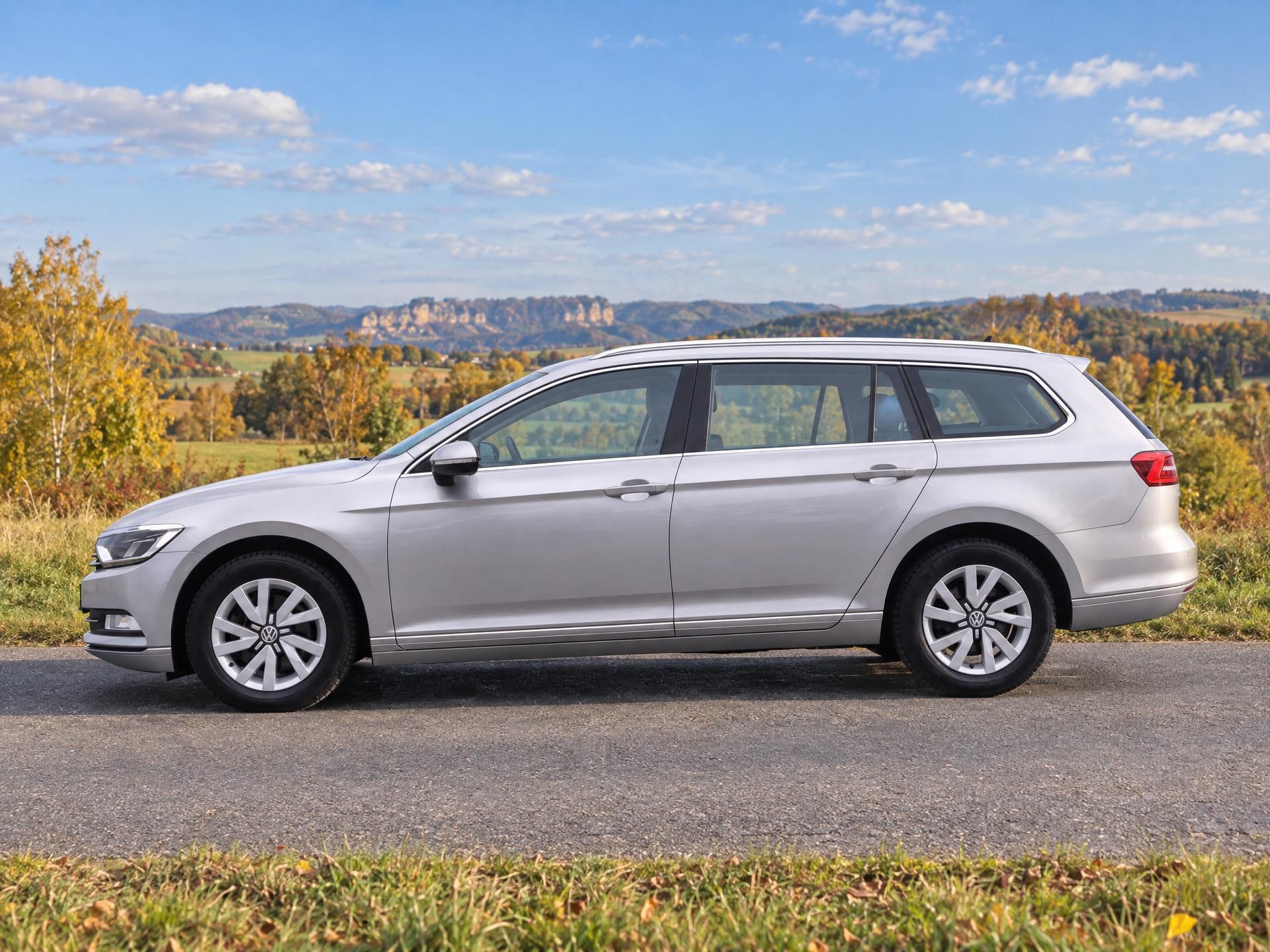 Volkswagen Passat, 1,6 TDI 88Kw Comfortline LED - fotka 4