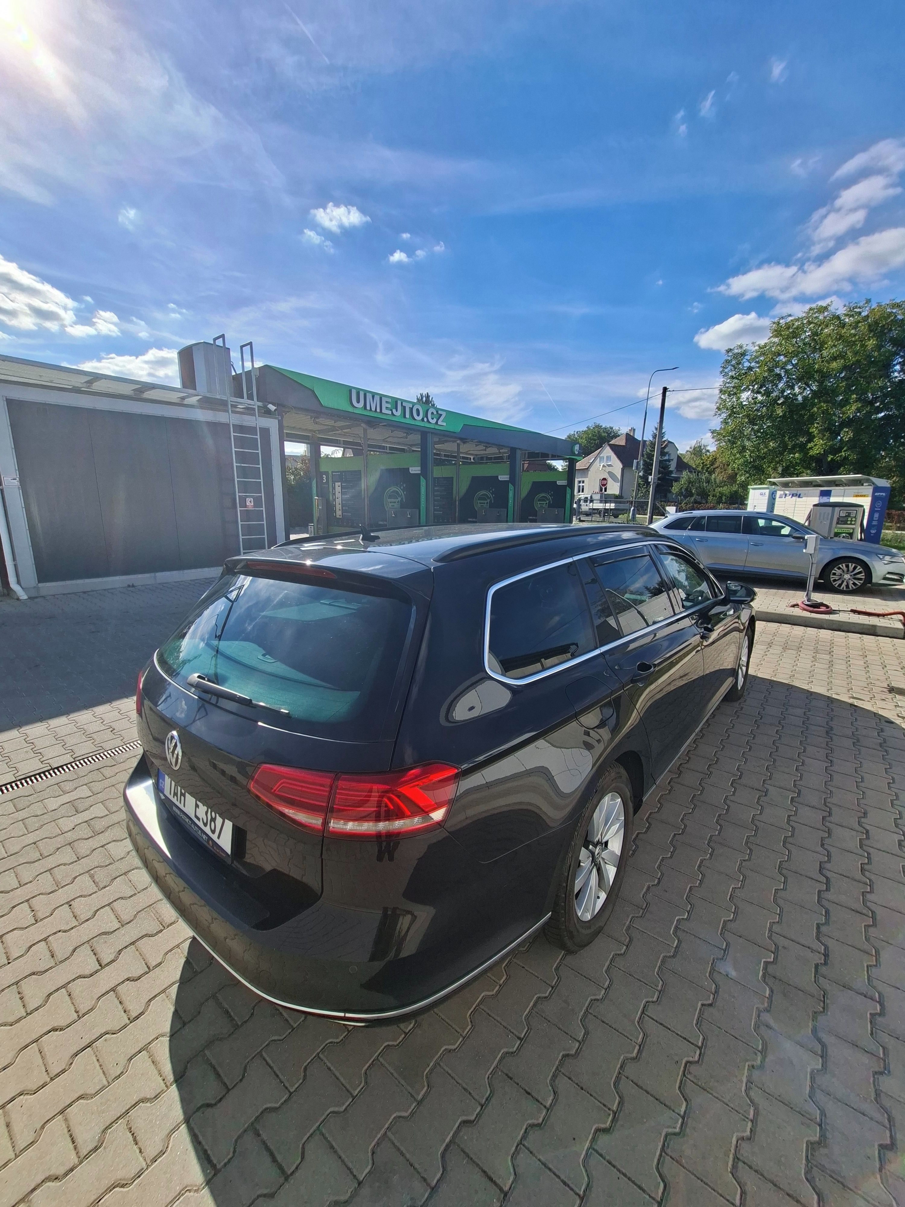 Volkswagen Passat, VW Passat 2.0 TDI 110kW DSG - fotka 6