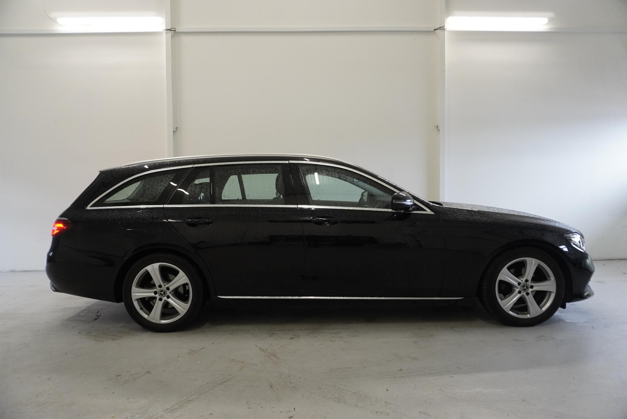 Mercedes-Benz Třídy E, E220D AUTOMAT - fotka 4