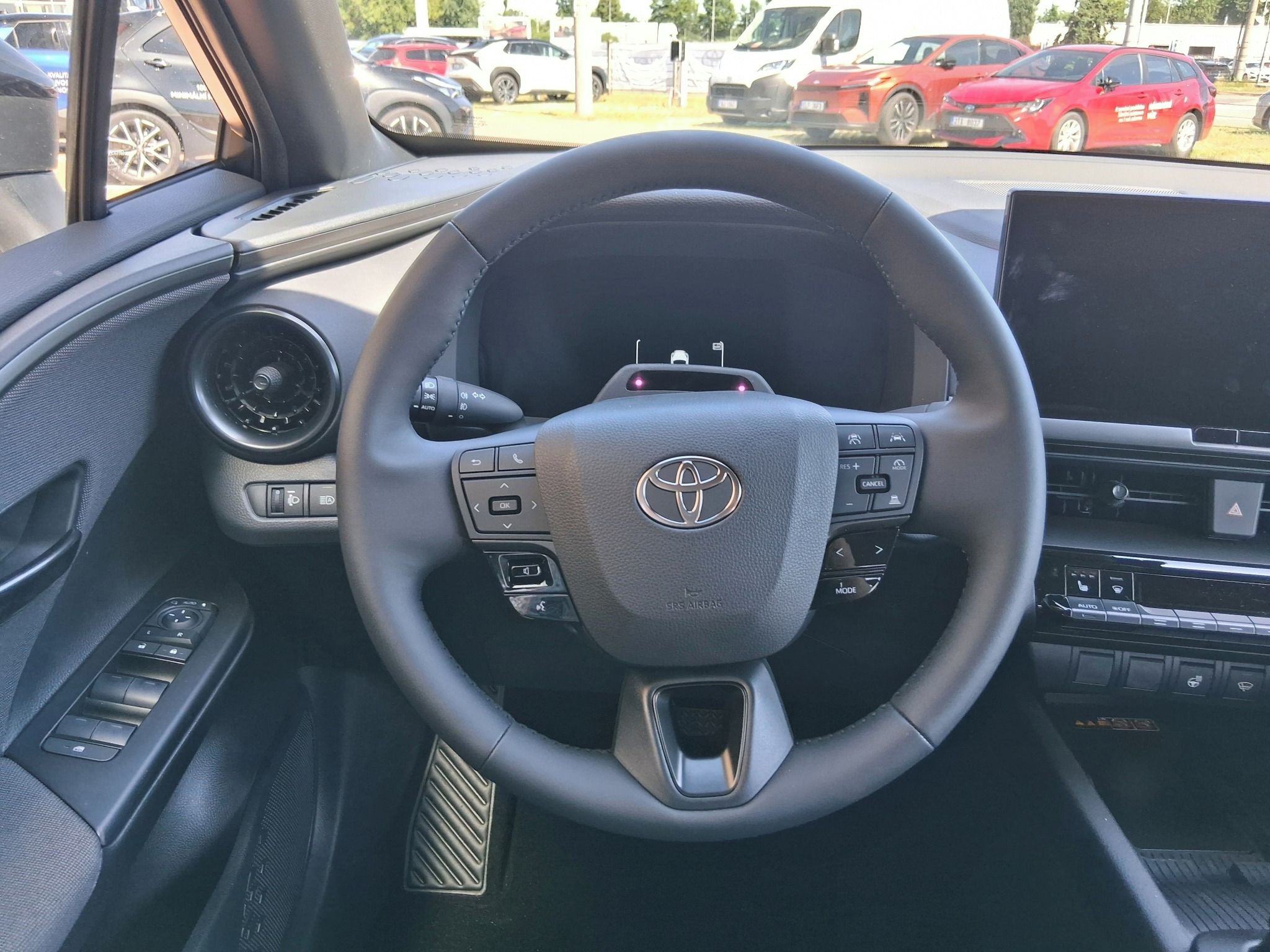 Toyota C-HR, C-HR stříbrná STYLE - fotka 4