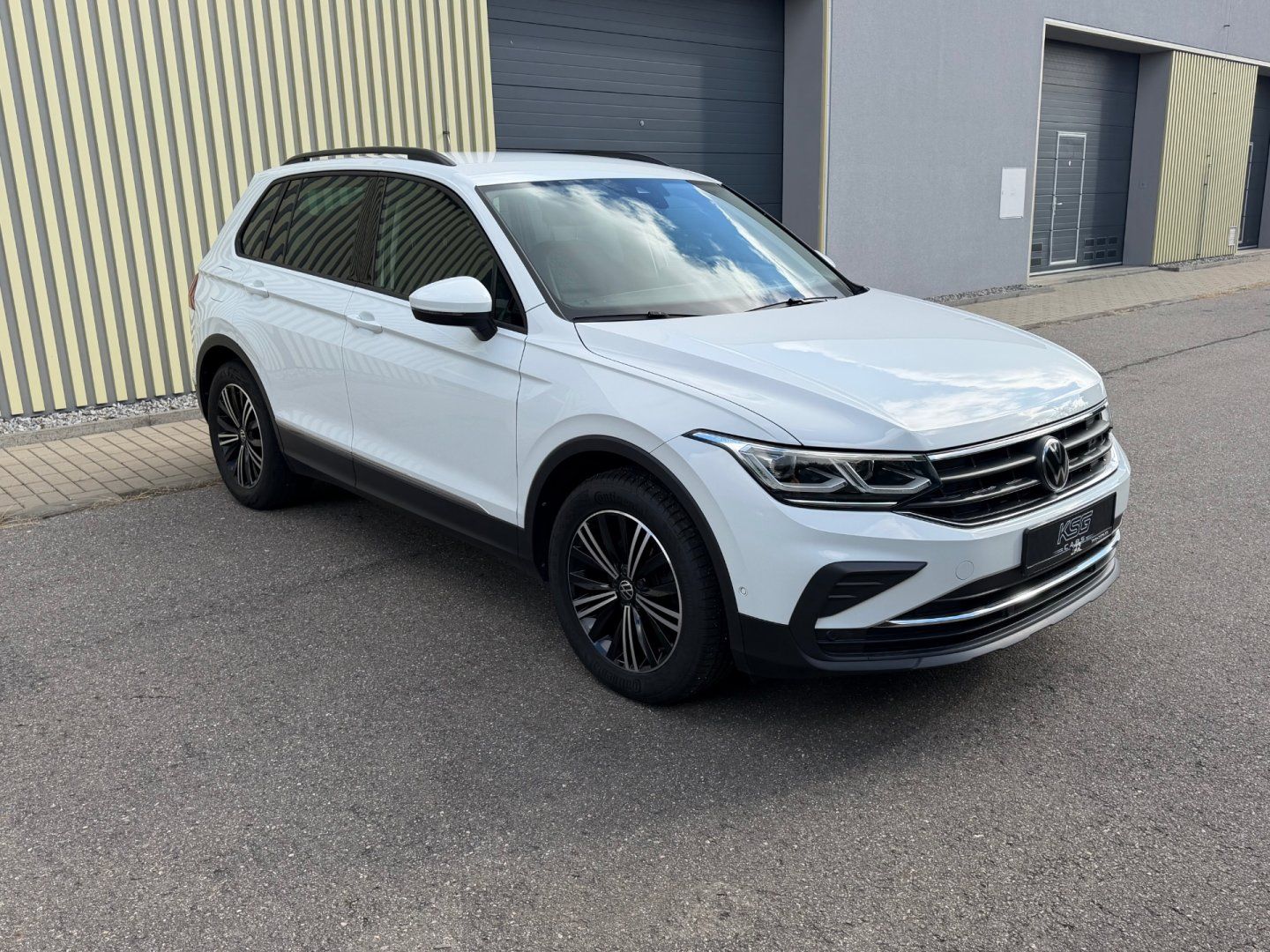Volkswagen Tiguan, 2.0TDi 4x4! WEBASTO! IQ Light - fotka 4