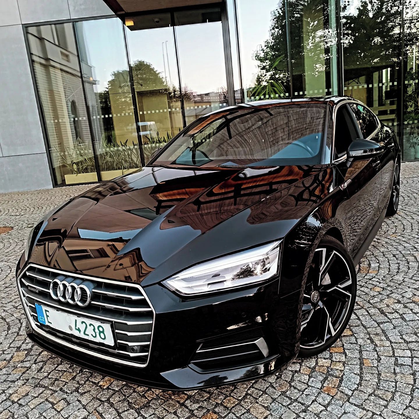 Audi A5, 2.0Tdi 140kw Quattro - fotka 4