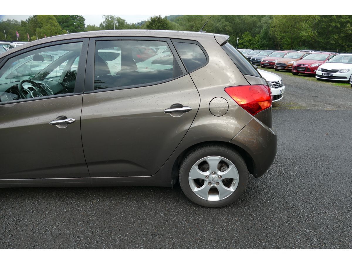 Kia Venga, 1,6 92KW KLIMA - fotka 6