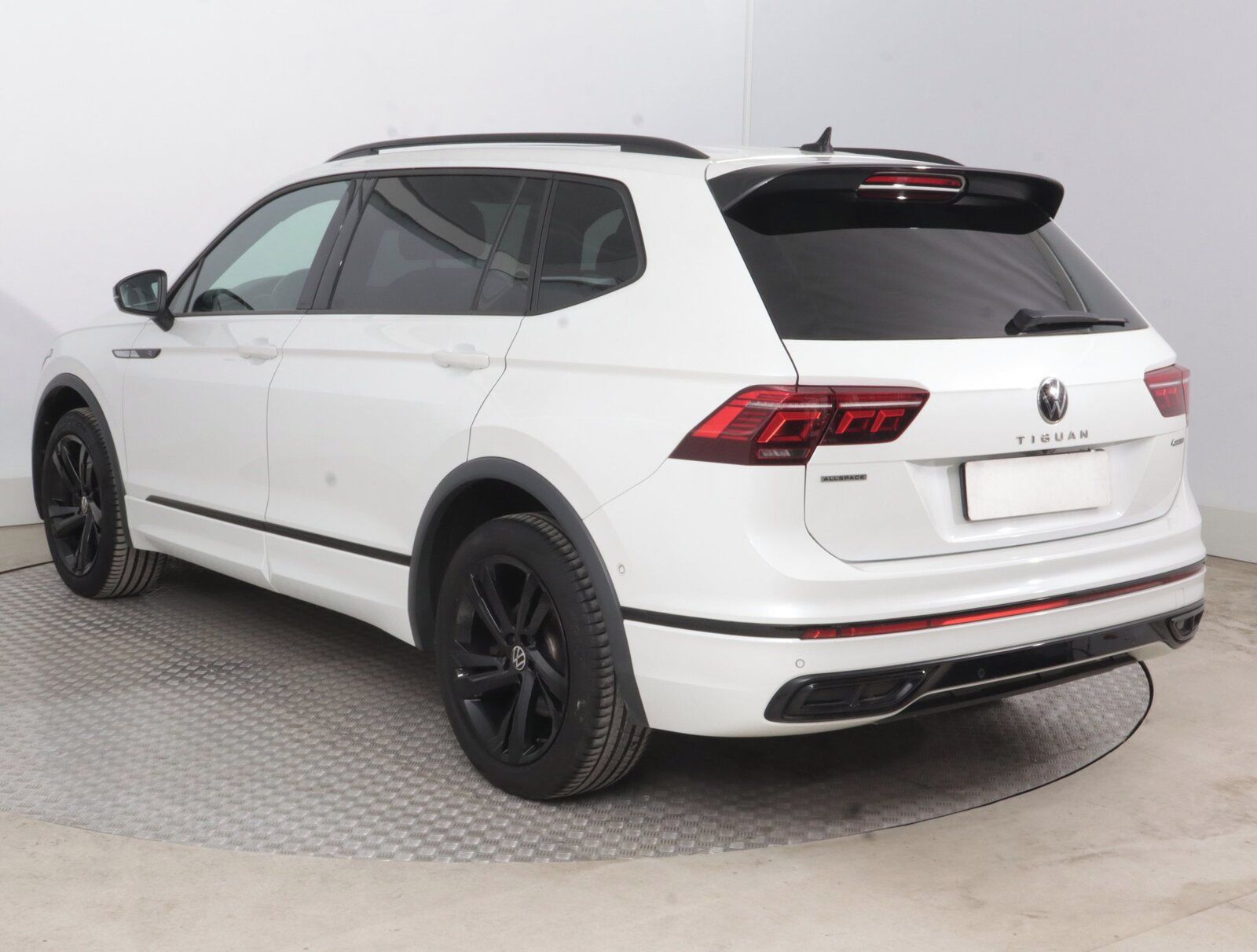 Volkswagen Tiguan Allspace, 2.0 TSI, R-Line, 4X4, Automat - fotka 4