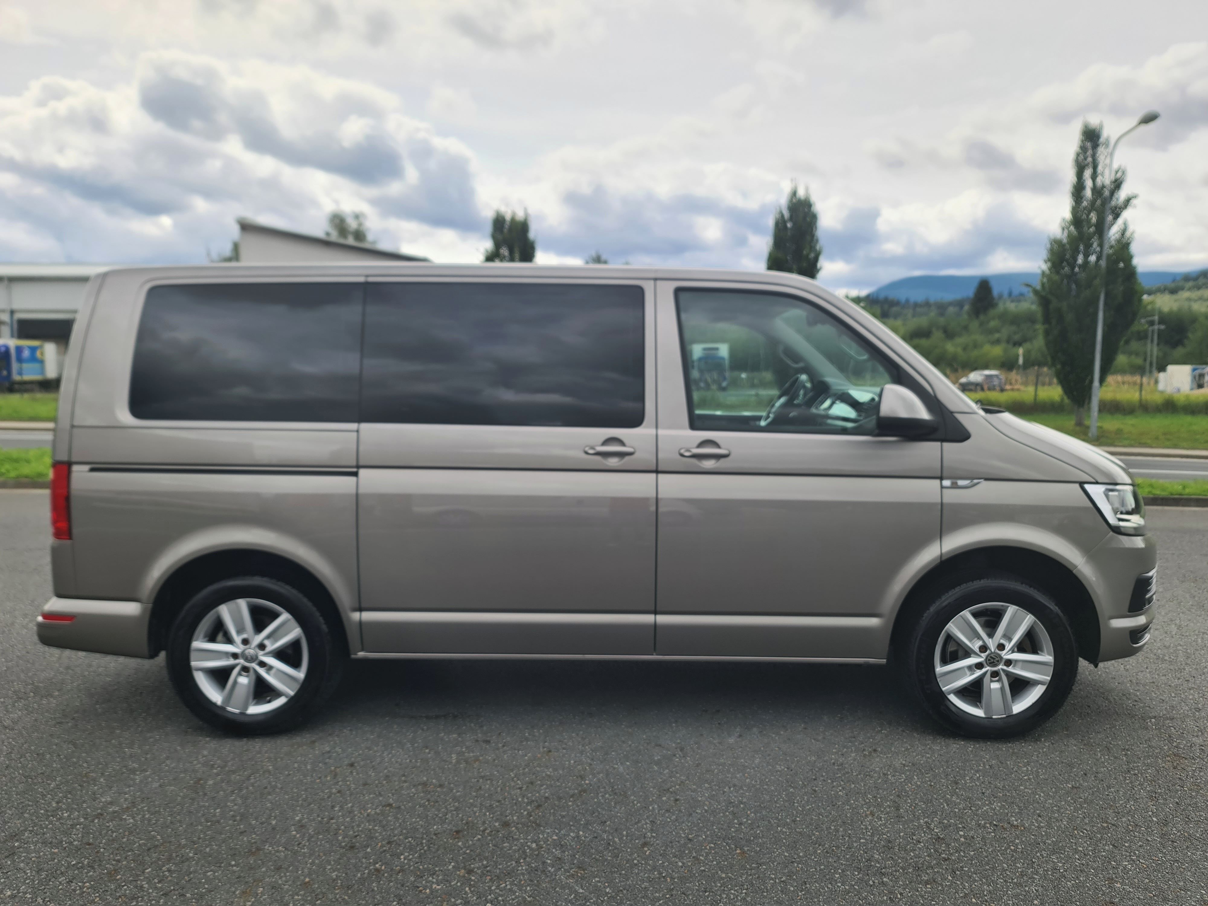 Volkswagen Multivan, T6 2.0 TDi 110-KW KLIM NAVI KA - fotka 6